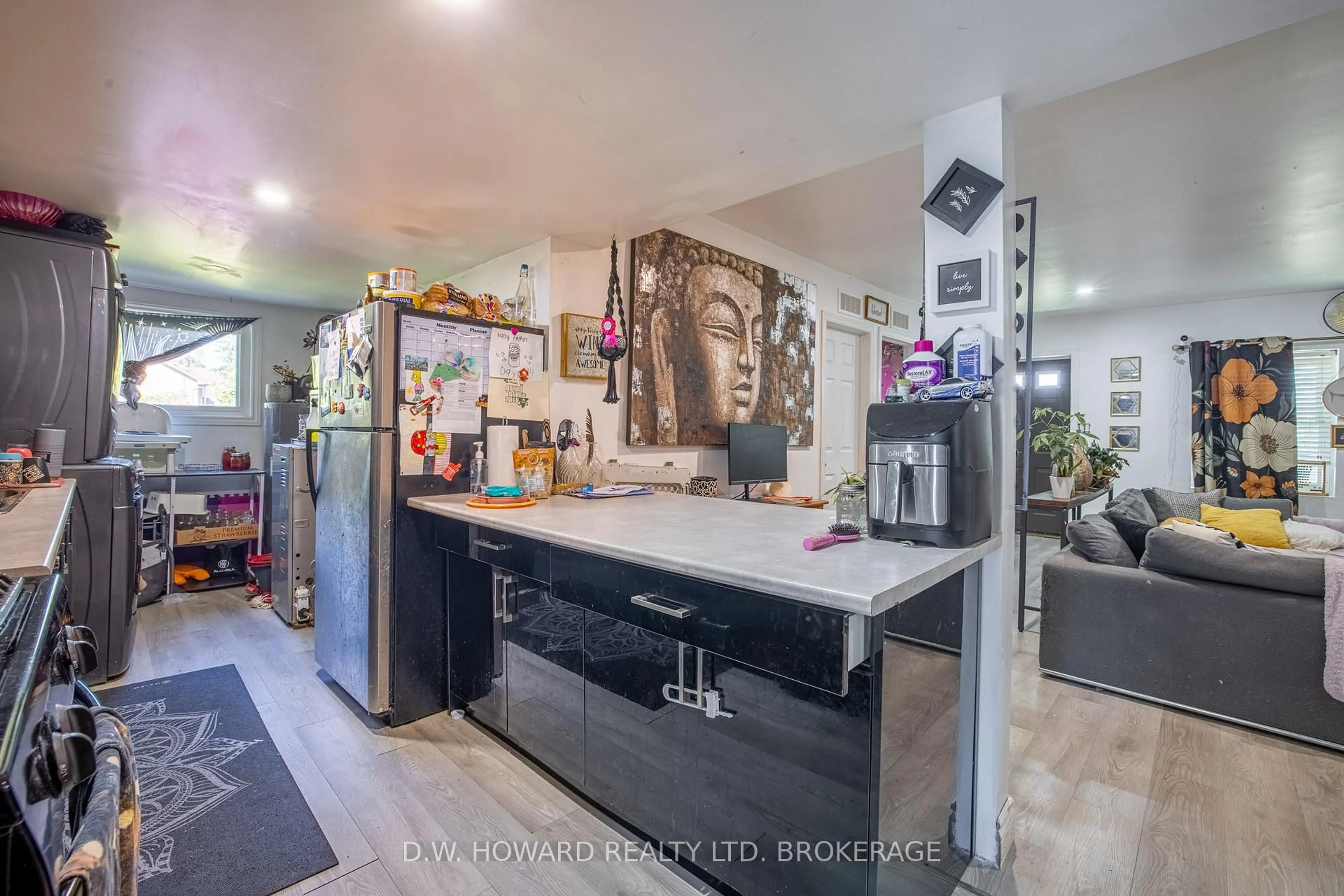 Open concept kitchen, unknown for 3229 Grove Ave, Fort Erie Ontario L0S 1N0
