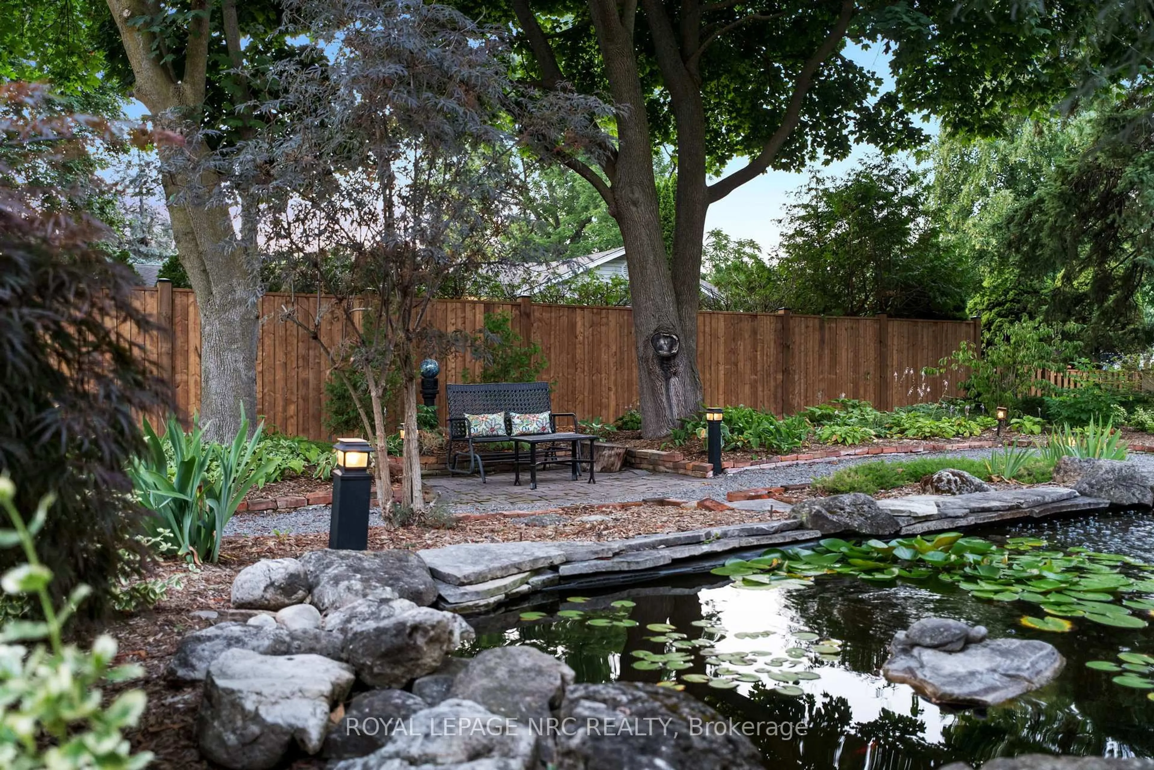 Patio, water/lake/river/ocean view for 307 Mississagua St, Niagara-on-the-Lake Ontario L0S 1J0