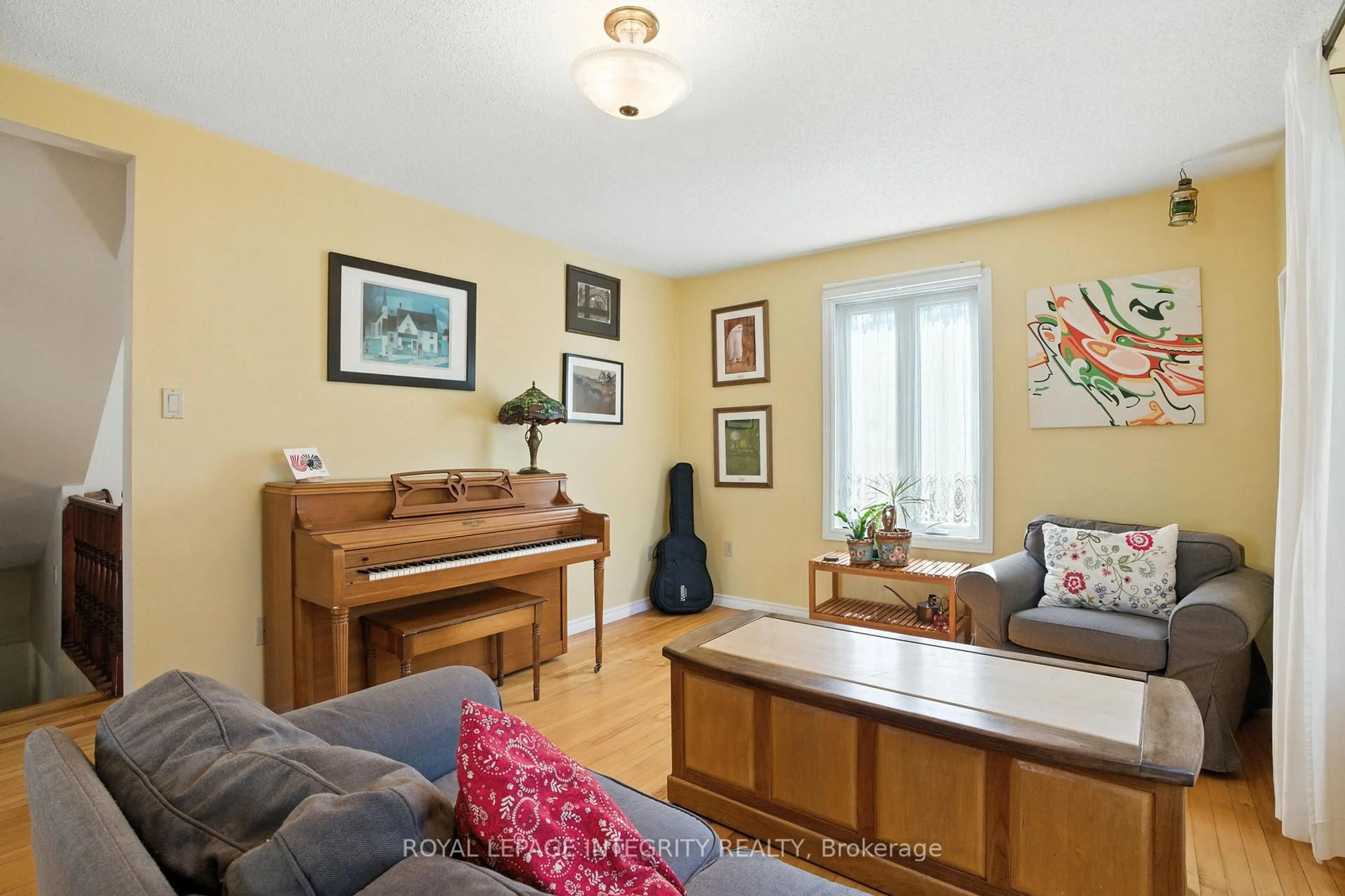 Living room with furniture, unknown for 841 Merivale Rd, Ottawa Ontario K1Z 5Z7
