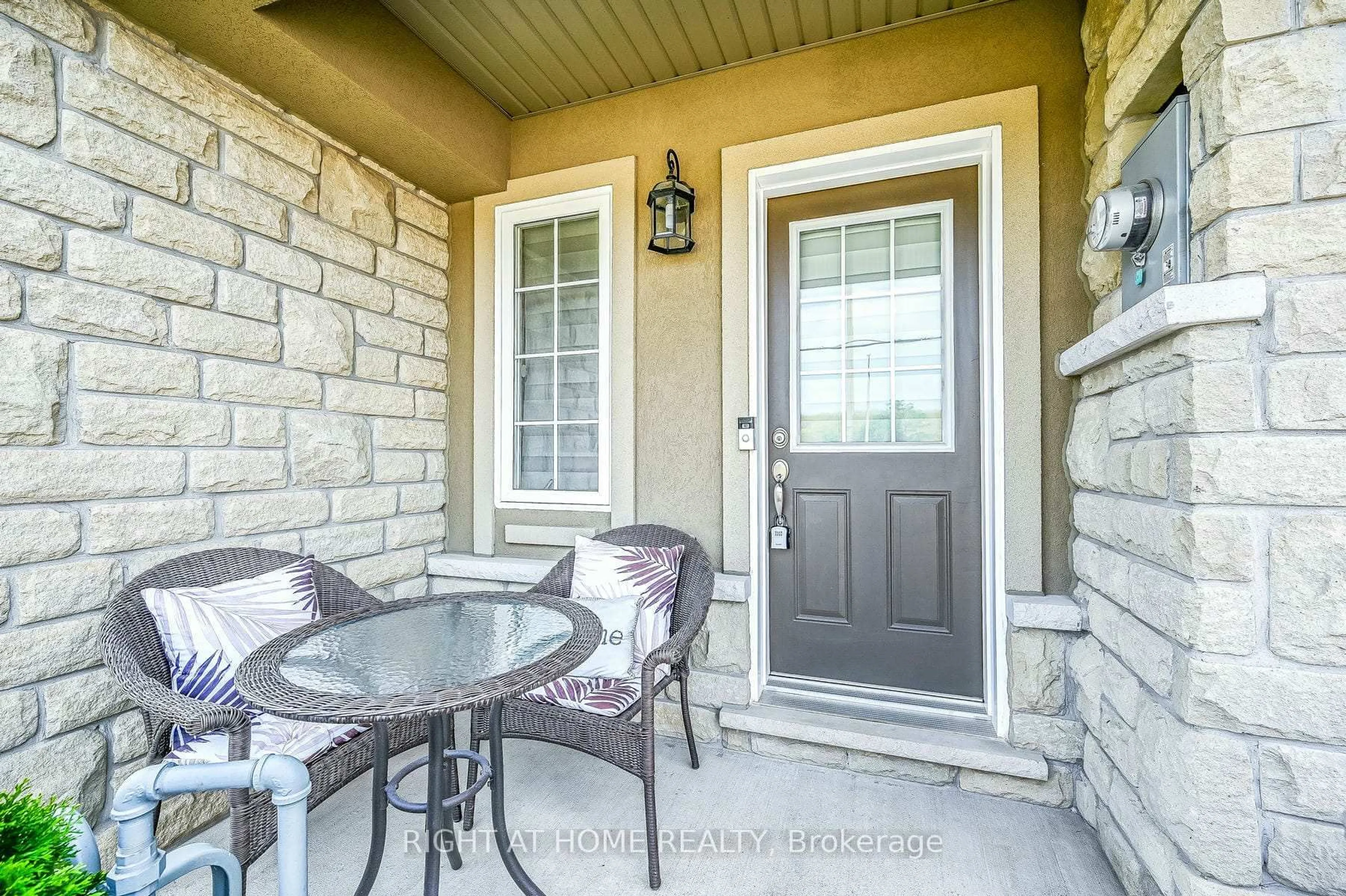 Indoor entryway for 95 Penny Lane, Hamilton Ontario L8J 0E3