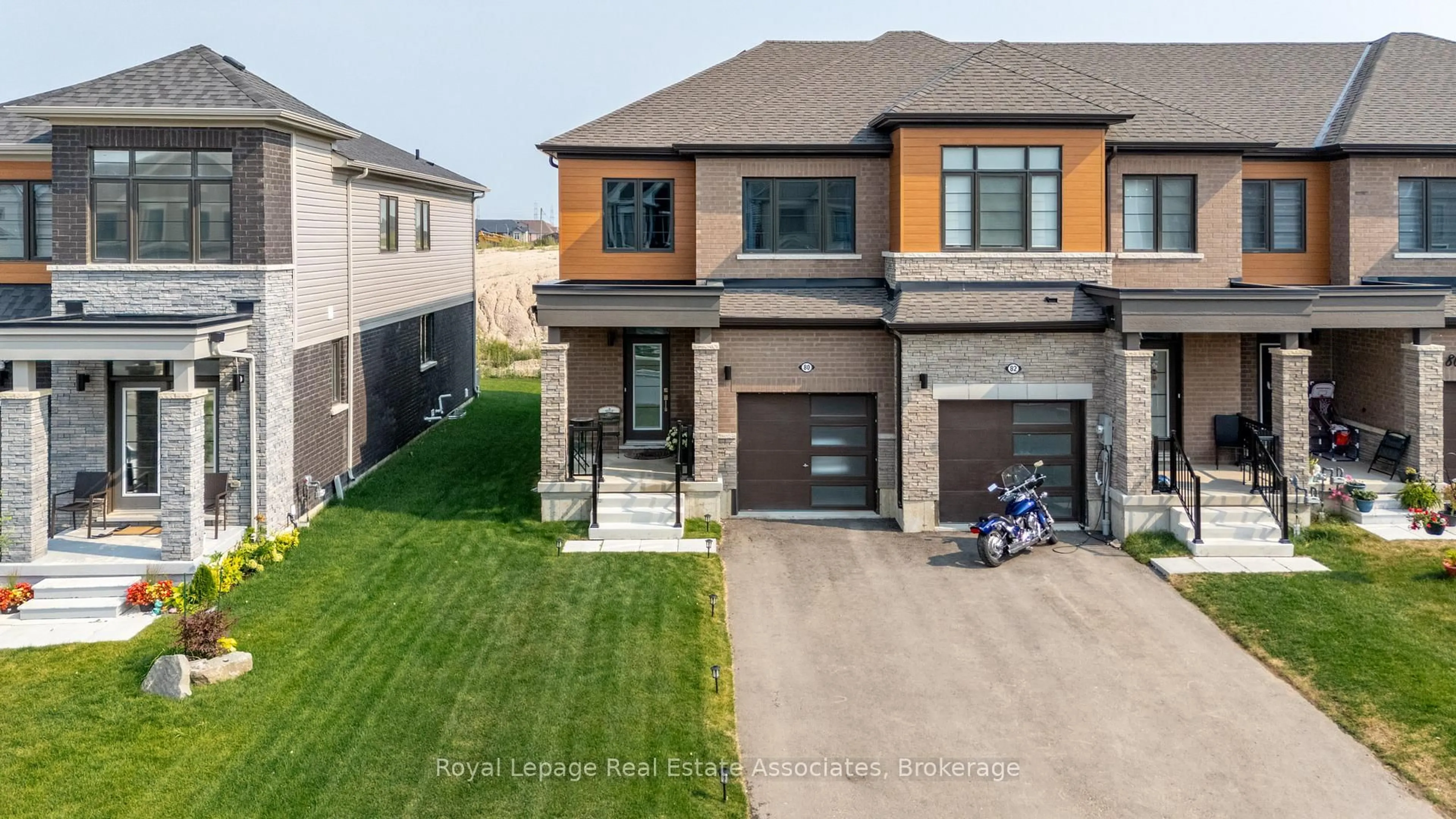 Home with brick exterior material, street for 80 Selection Hts, Thorold Ontario L2V 0N7