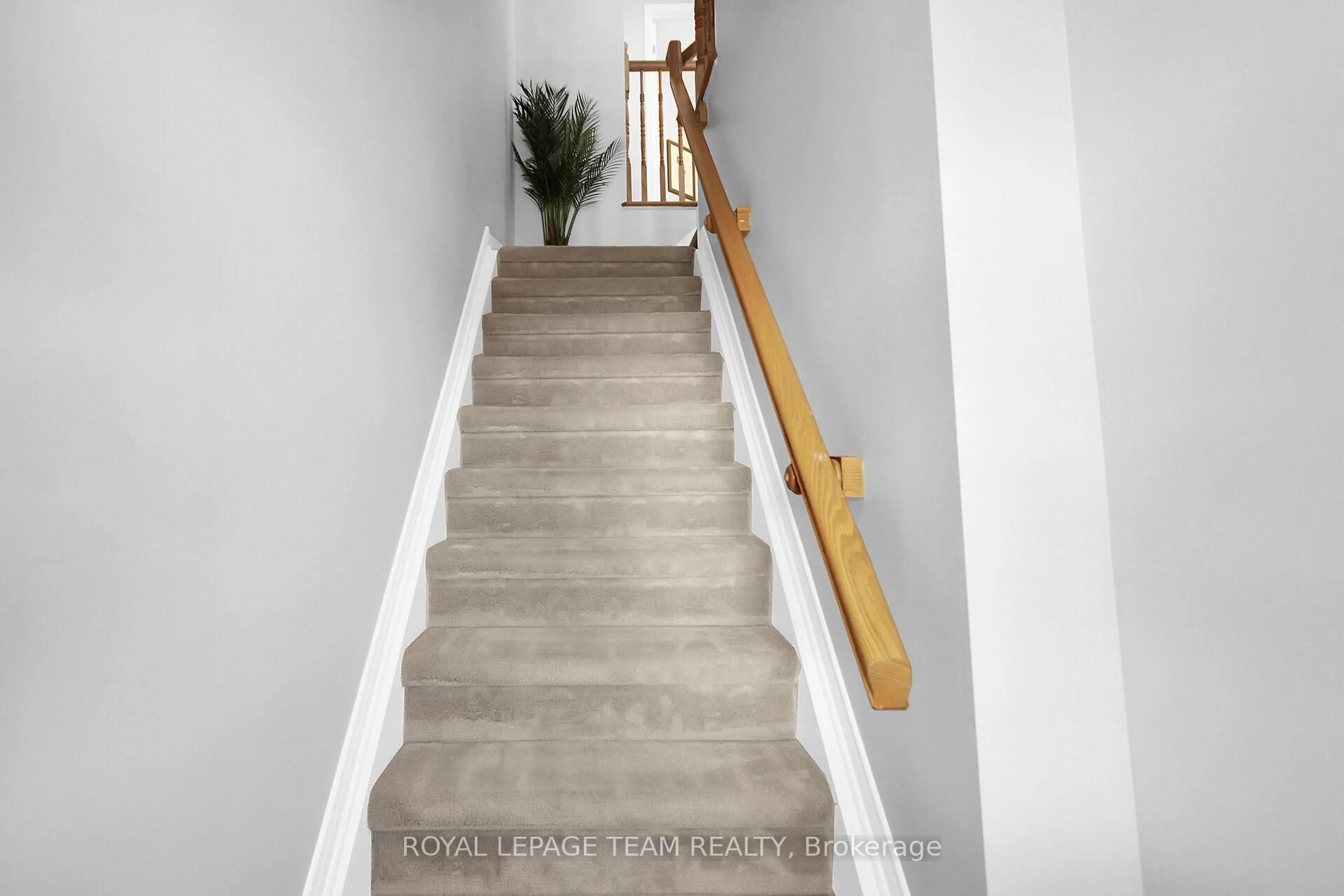 Stairs for 334 Wiffen Private, Ottawa Ontario K2H 1G3
