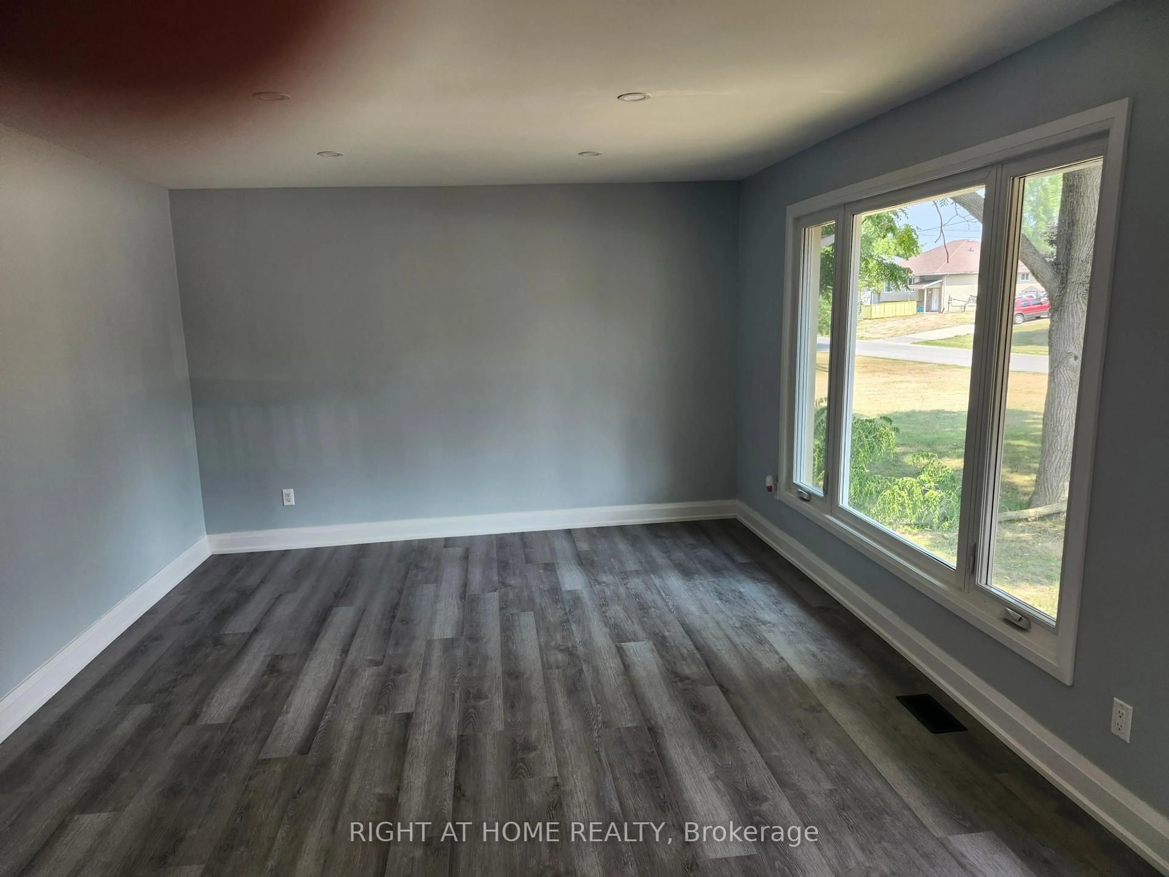 A pic of a room for 191 Brant St, Deseronto Ontario K0K 1X0