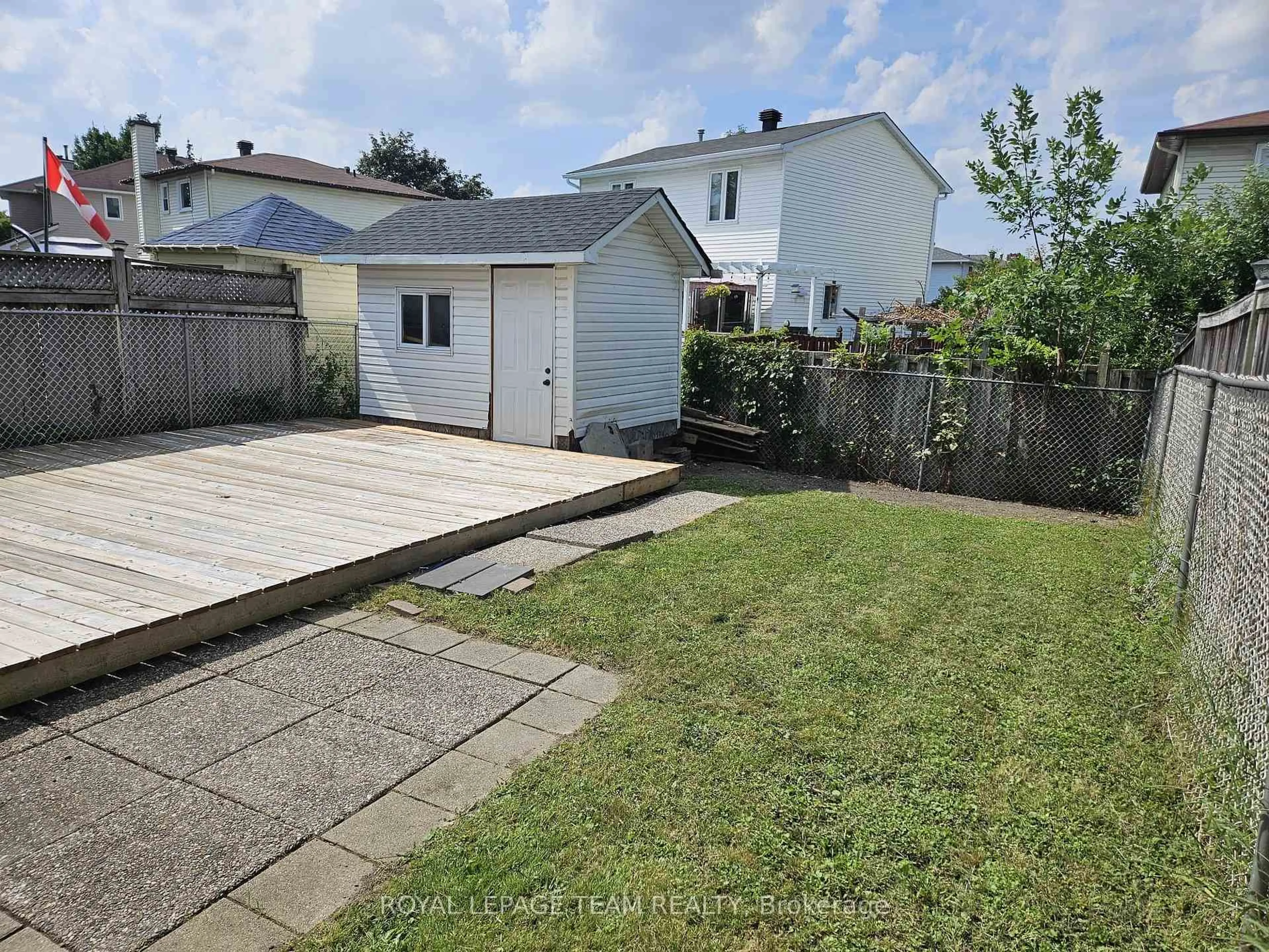 A pic from outside/outdoor area/front of a property/back of a property/a pic from drone, street for 1891 Longman Cres, Orleans Ontario K1C 5G8