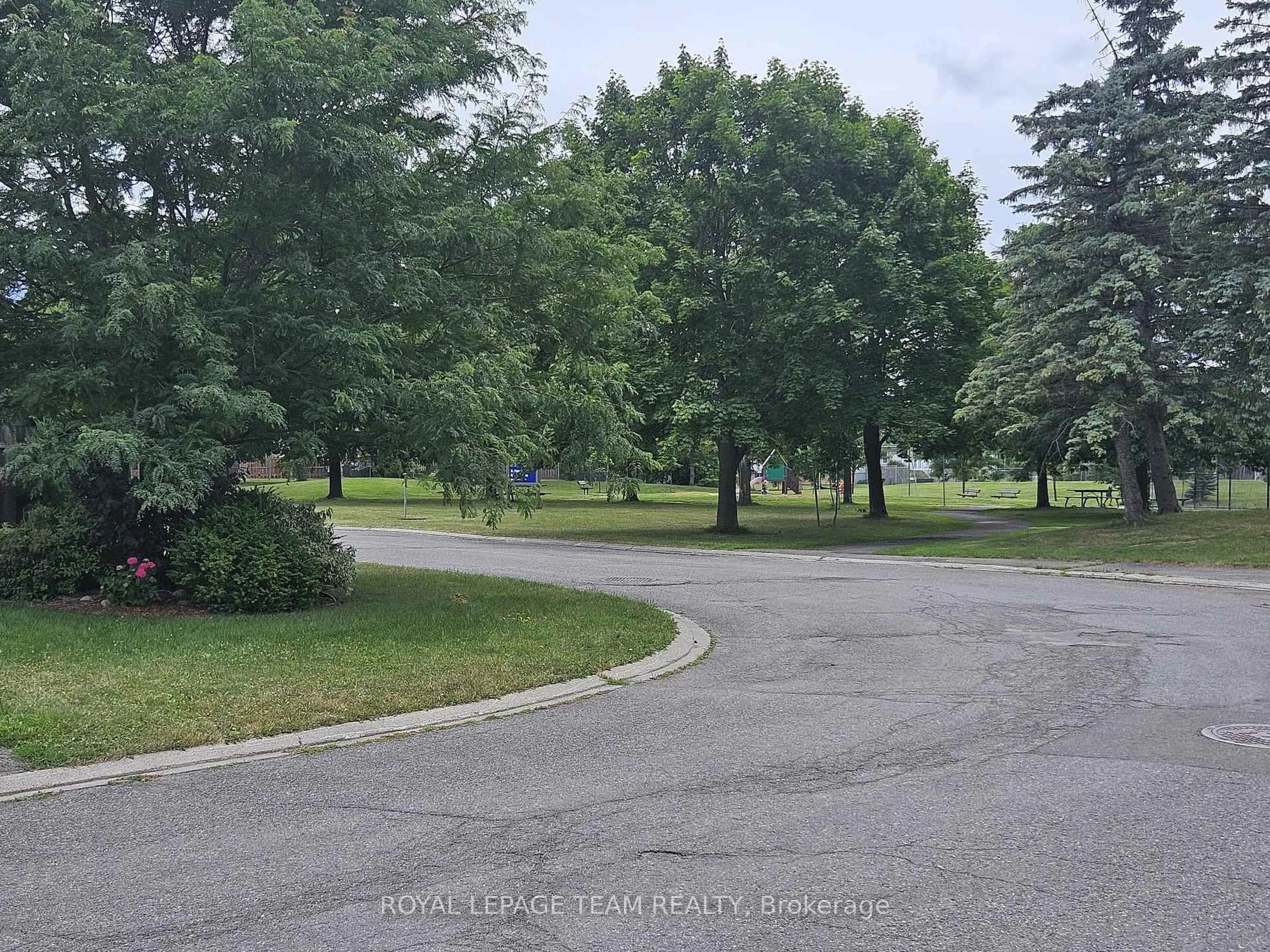 A pic from outside/outdoor area/front of a property/back of a property/a pic from drone, street for 1891 Longman Cres, Orleans Ontario K1C 5G8