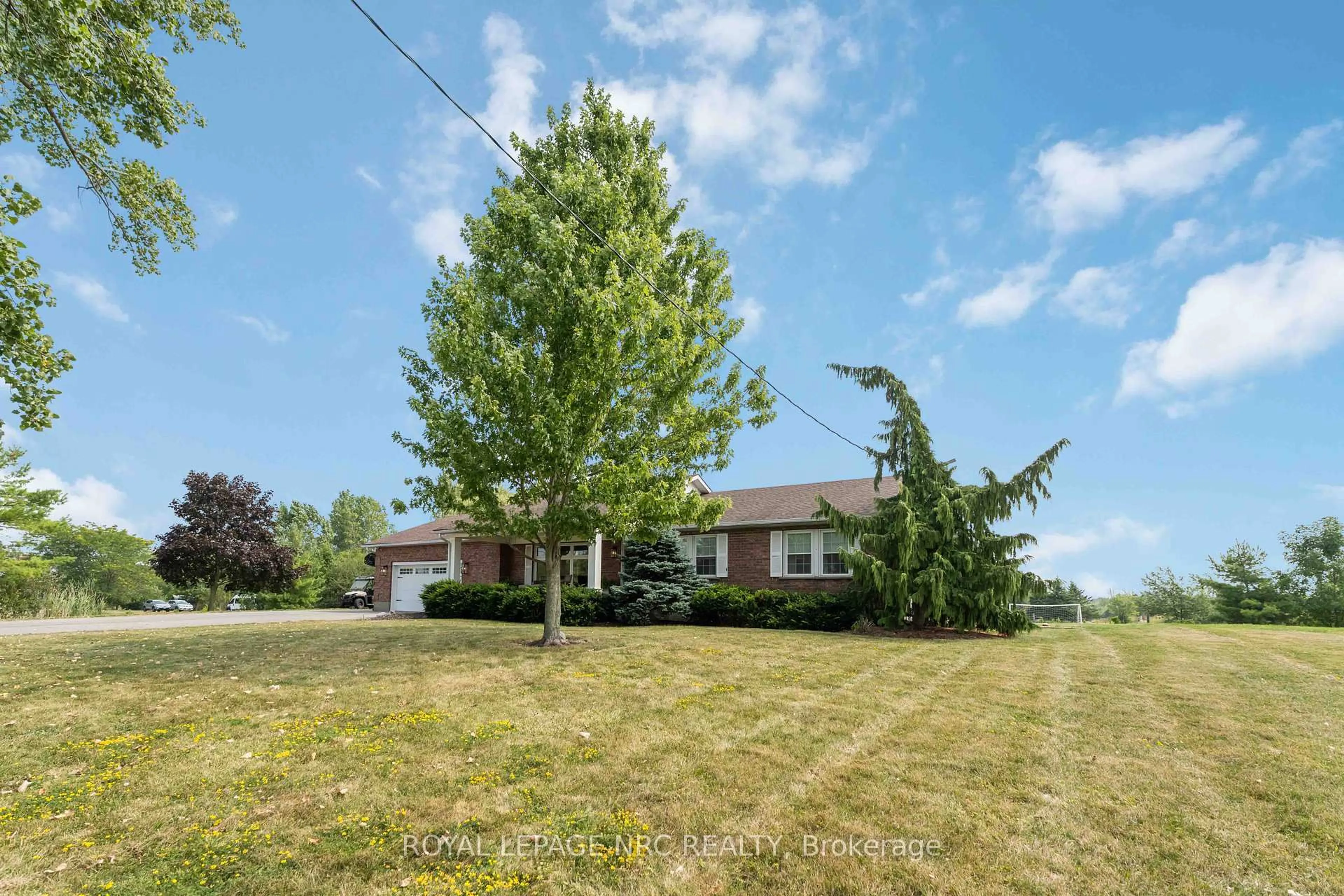 A pic from outside/outdoor area/front of a property/back of a property/a pic from drone, water/lake/river/ocean view for 1196 House Rd, Fort Erie Ontario L0S 1N0