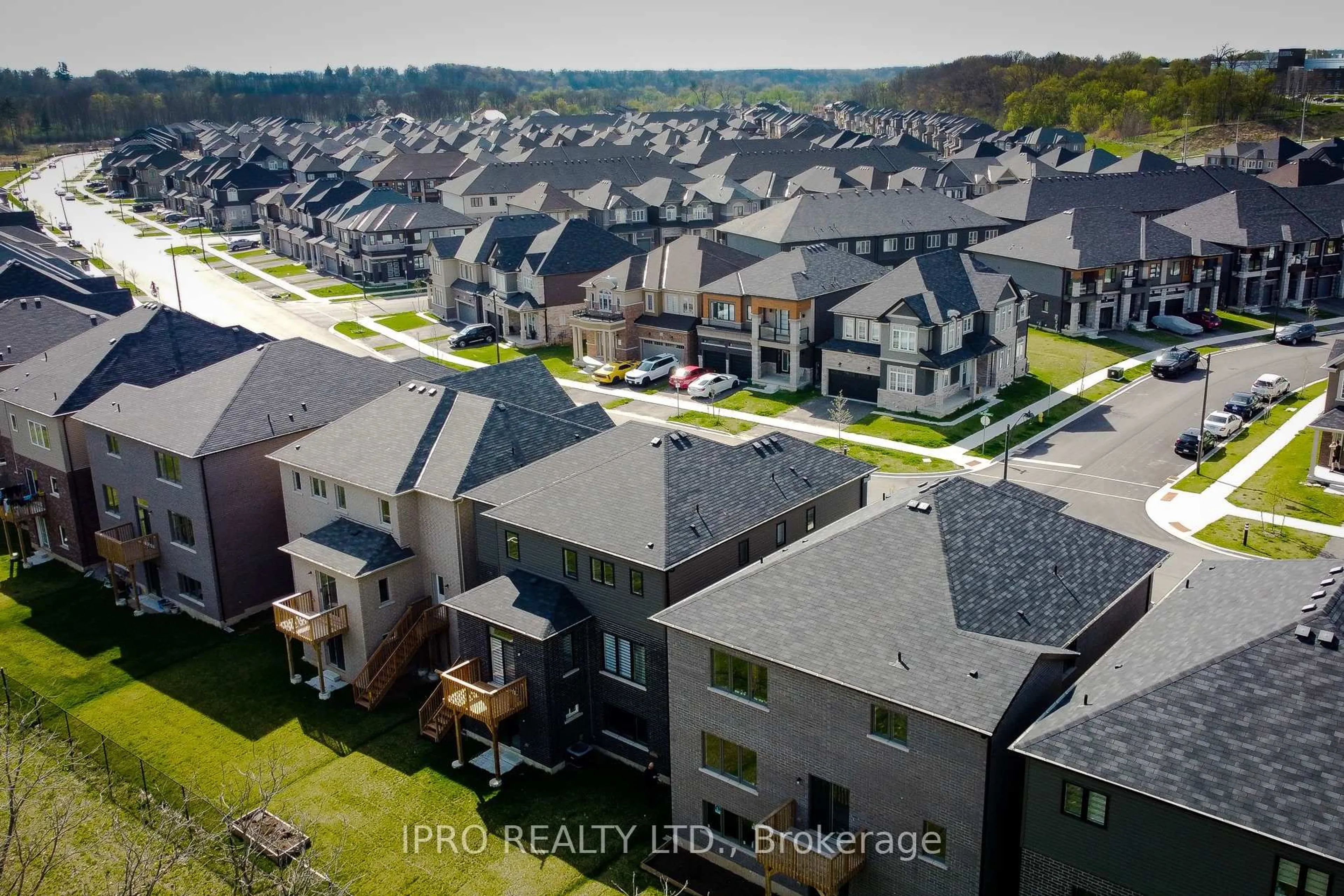 A pic from outside/outdoor area/front of a property/back of a property/a pic from drone, street for 27 Stauffer Rd, Brantford Ontario N2V 0B2