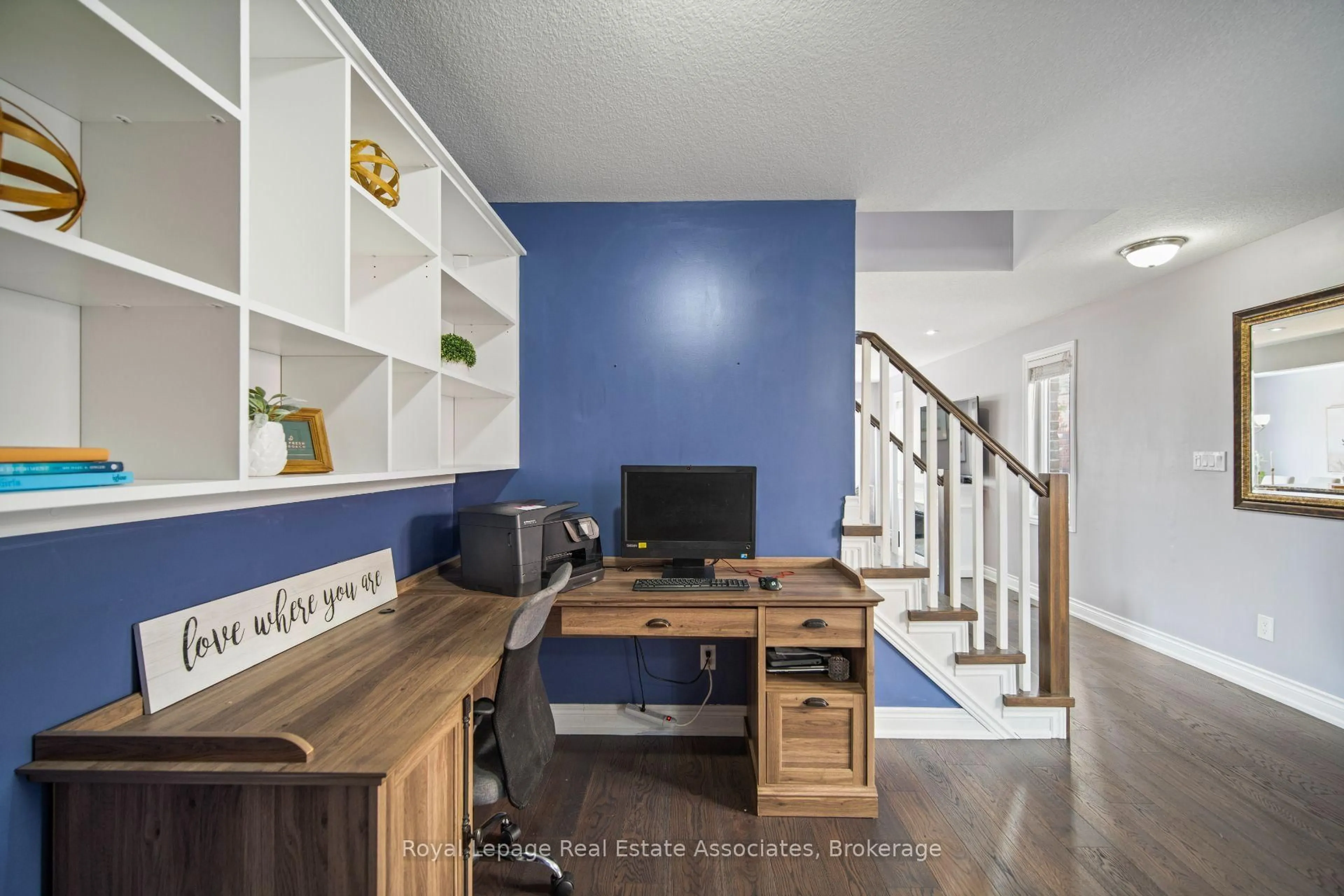 Indoor entryway for 439 Moorlands Cres, Kitchener Ontario N2P 0C9