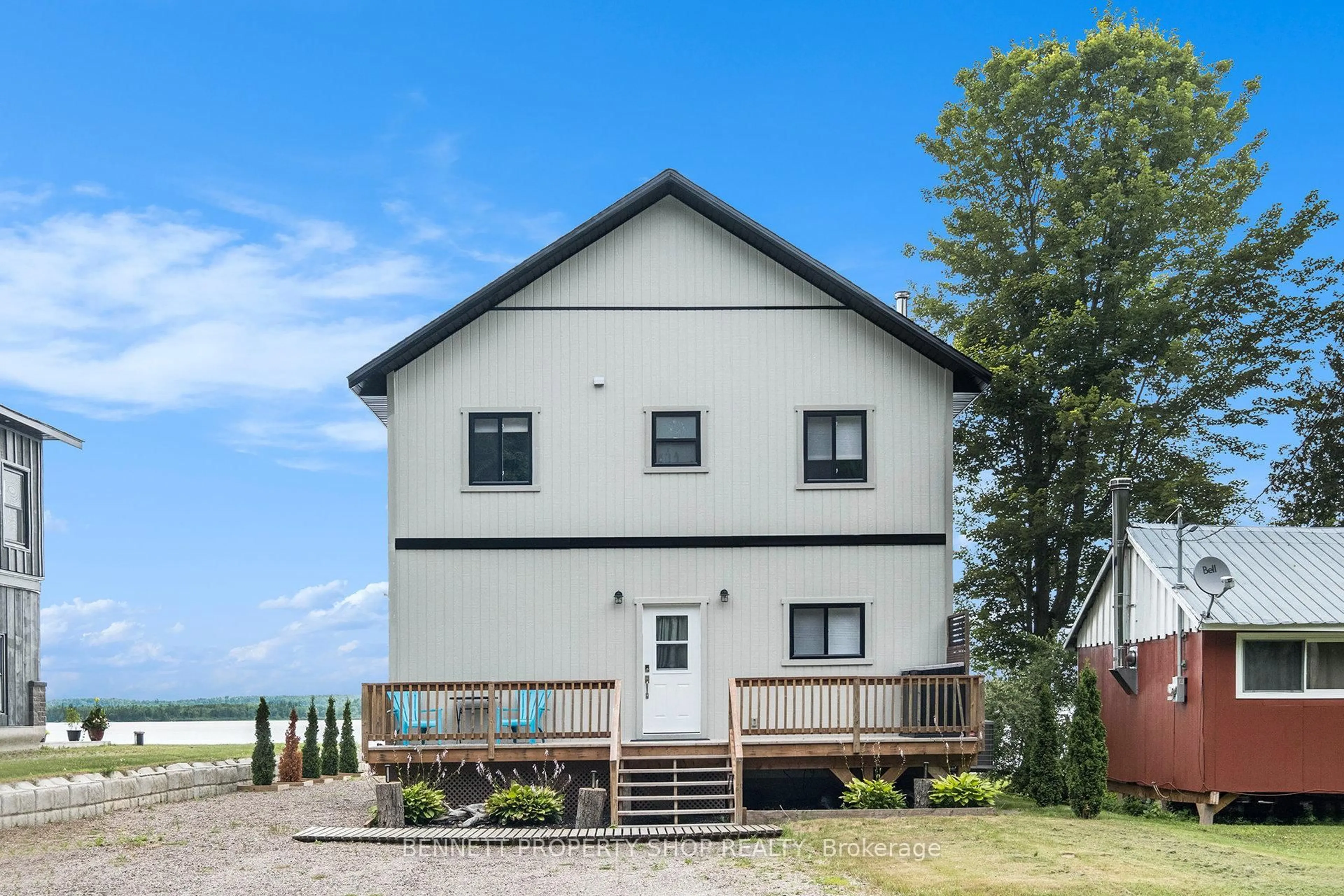 Home with vinyl exterior material, water/lake/river/ocean view for 3020 Black Bay Lane, R.R. #5 Lane, Renfrew Ontario K7V 3Z8