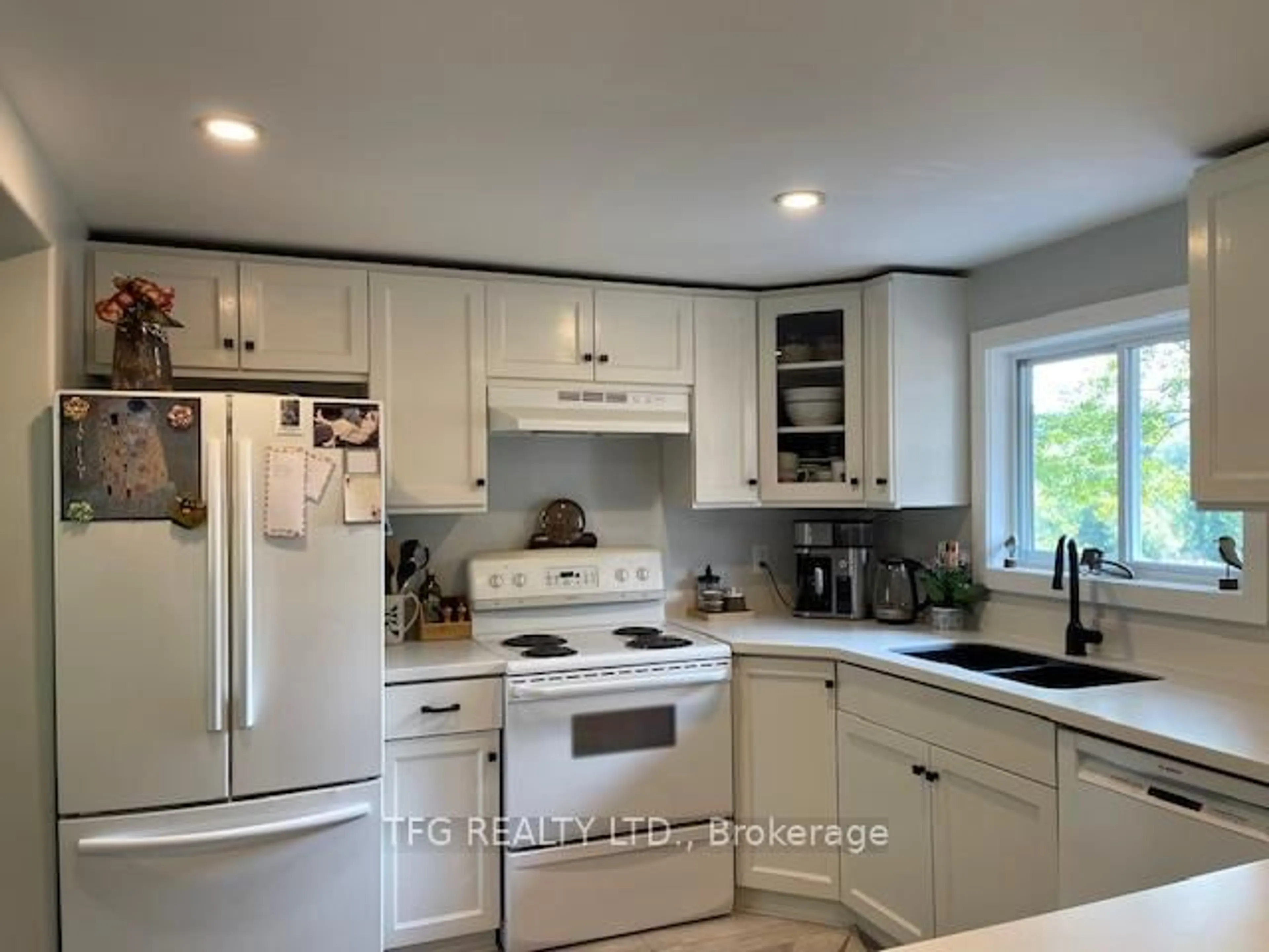Open concept kitchen, unknown for 1442 Beiers Rd, Gravenhurst Ontario P0E 1G0