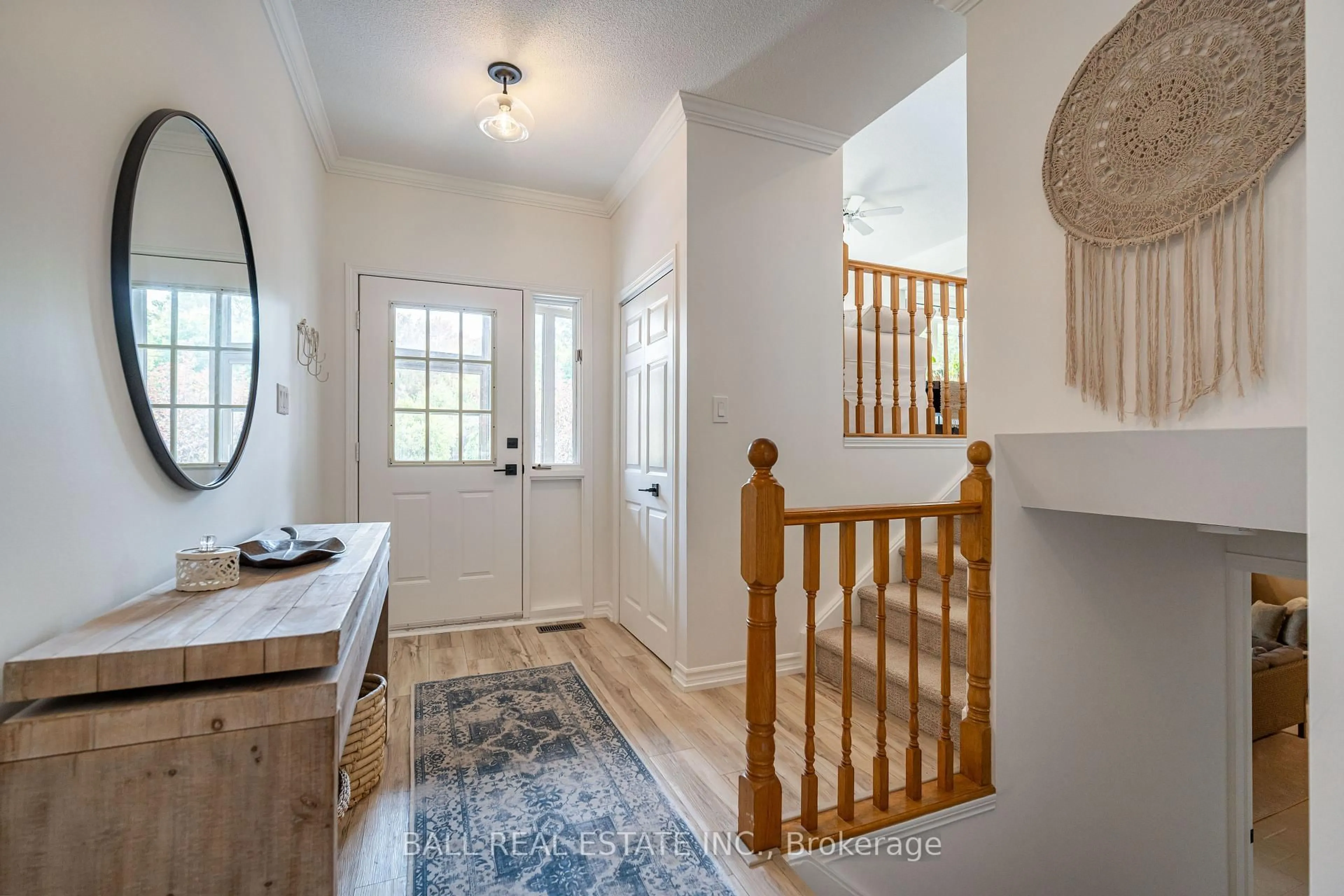 Indoor entryway for 48 Head St, Kawartha Lakes Ontario K0M 1A0
