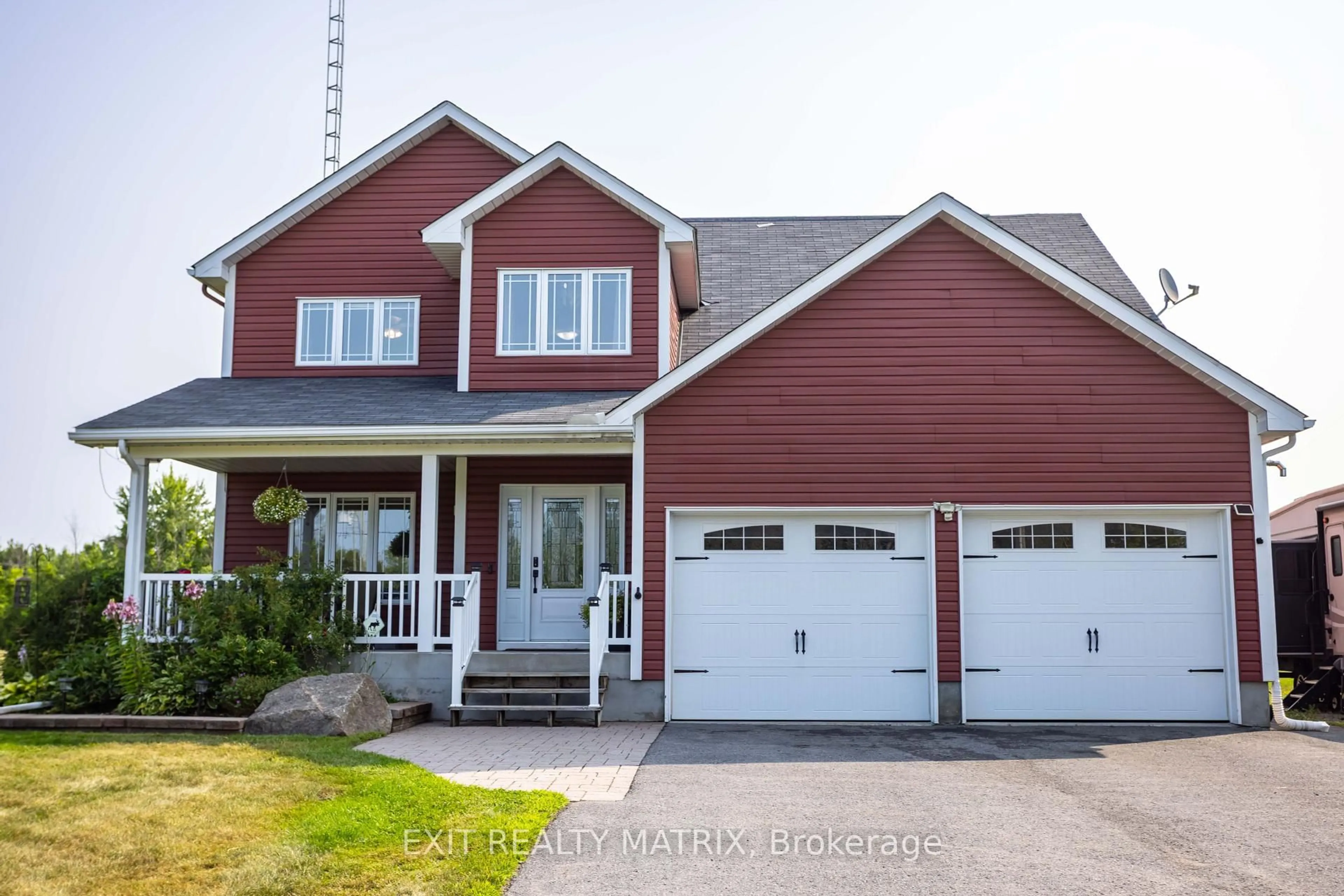 Home with vinyl exterior material, street for 3427 Delaney St, North Stormont Ontario K0C 1V0