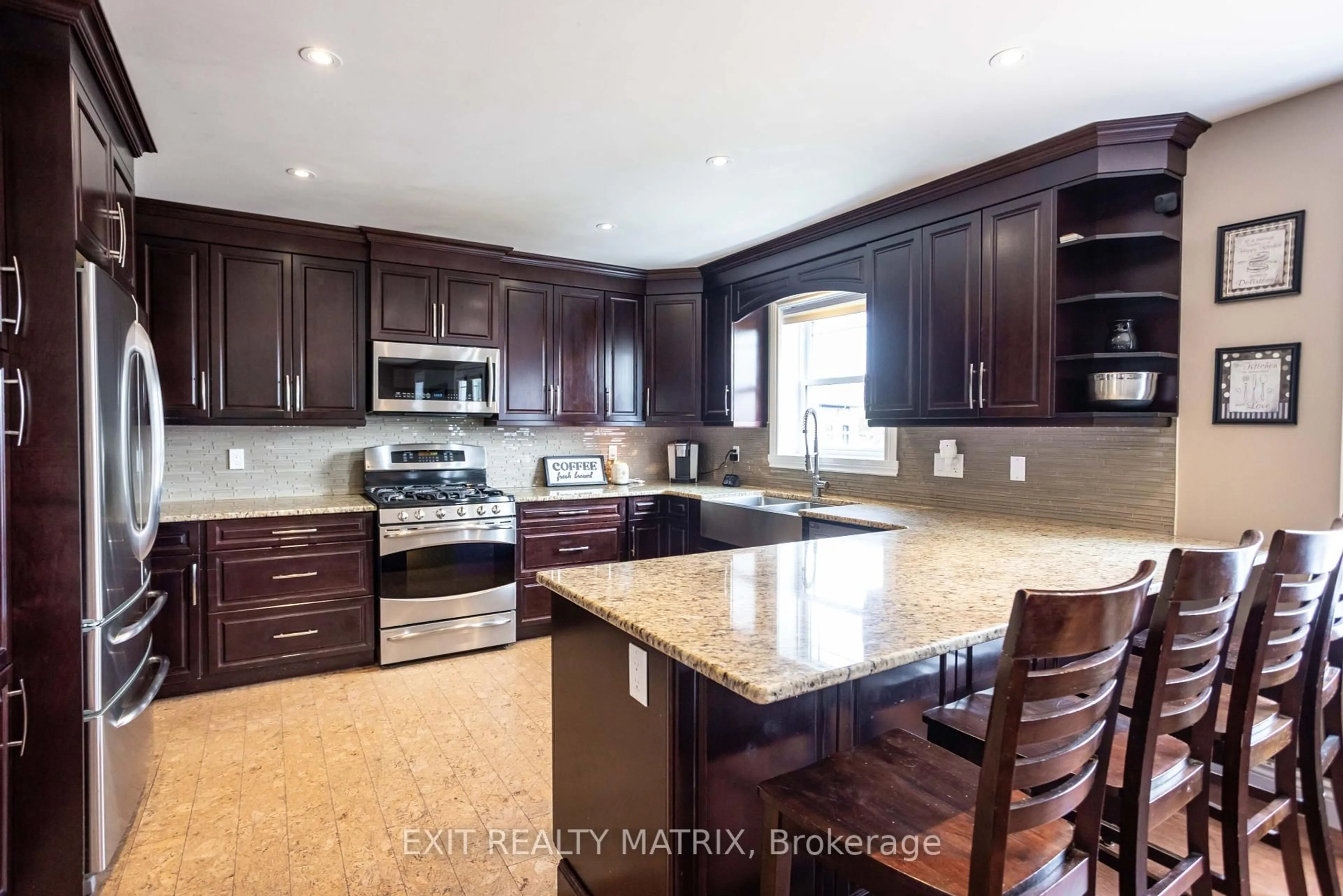 Open concept kitchen, ceramic/tile floor for 3427 Delaney St, North Stormont Ontario K0C 1V0