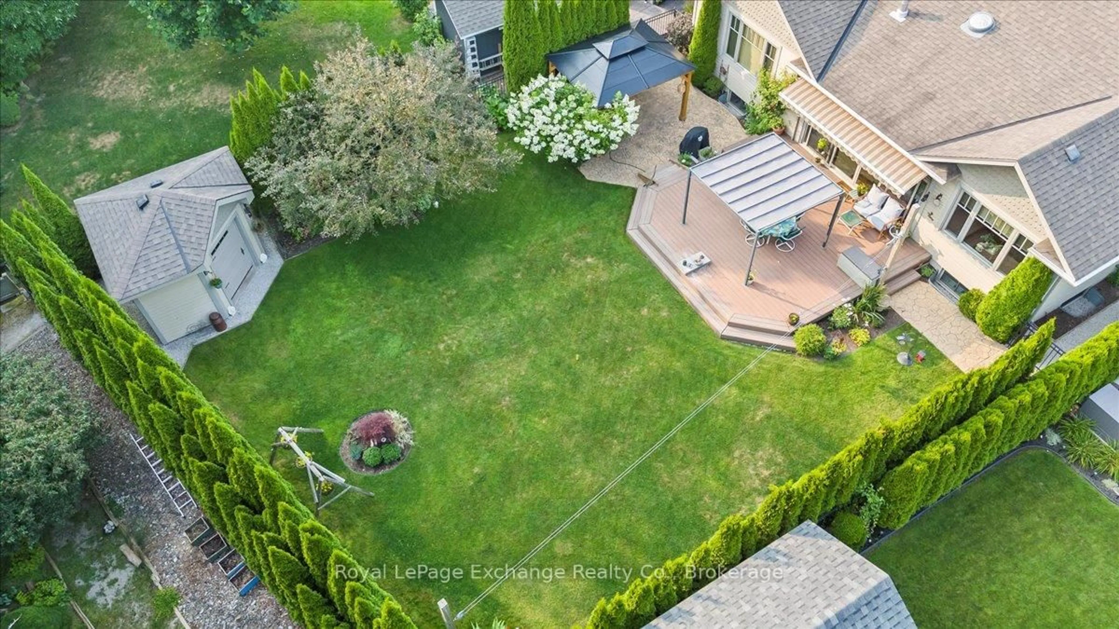 A pic from outside/outdoor area/front of a property/back of a property/a pic from drone, street for 569 Creekwood Dr, Saugeen Shores Ontario N0H 2L0