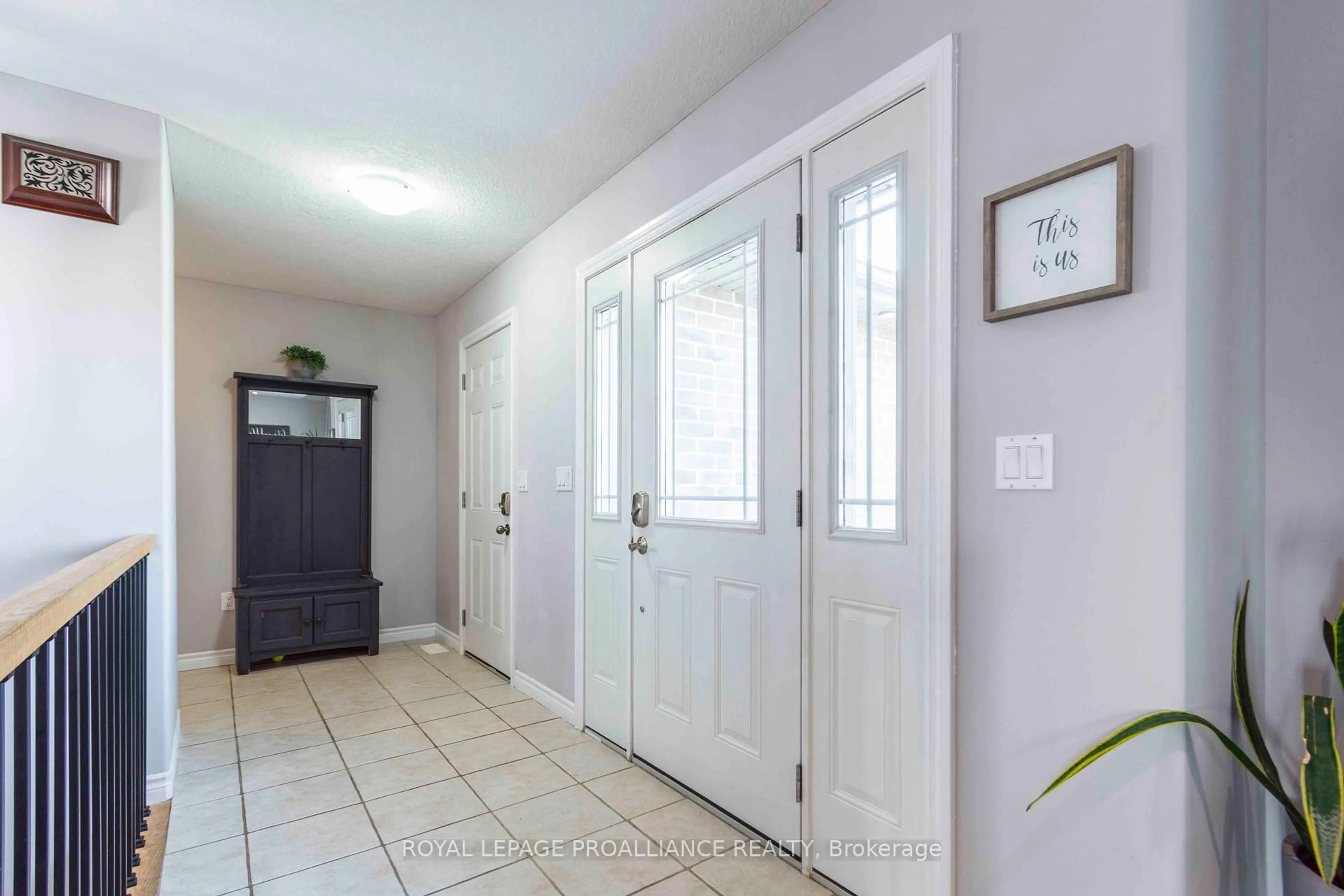 Indoor entryway for 17 Rosewood Dr, Hastings Ontario K0K 2C0