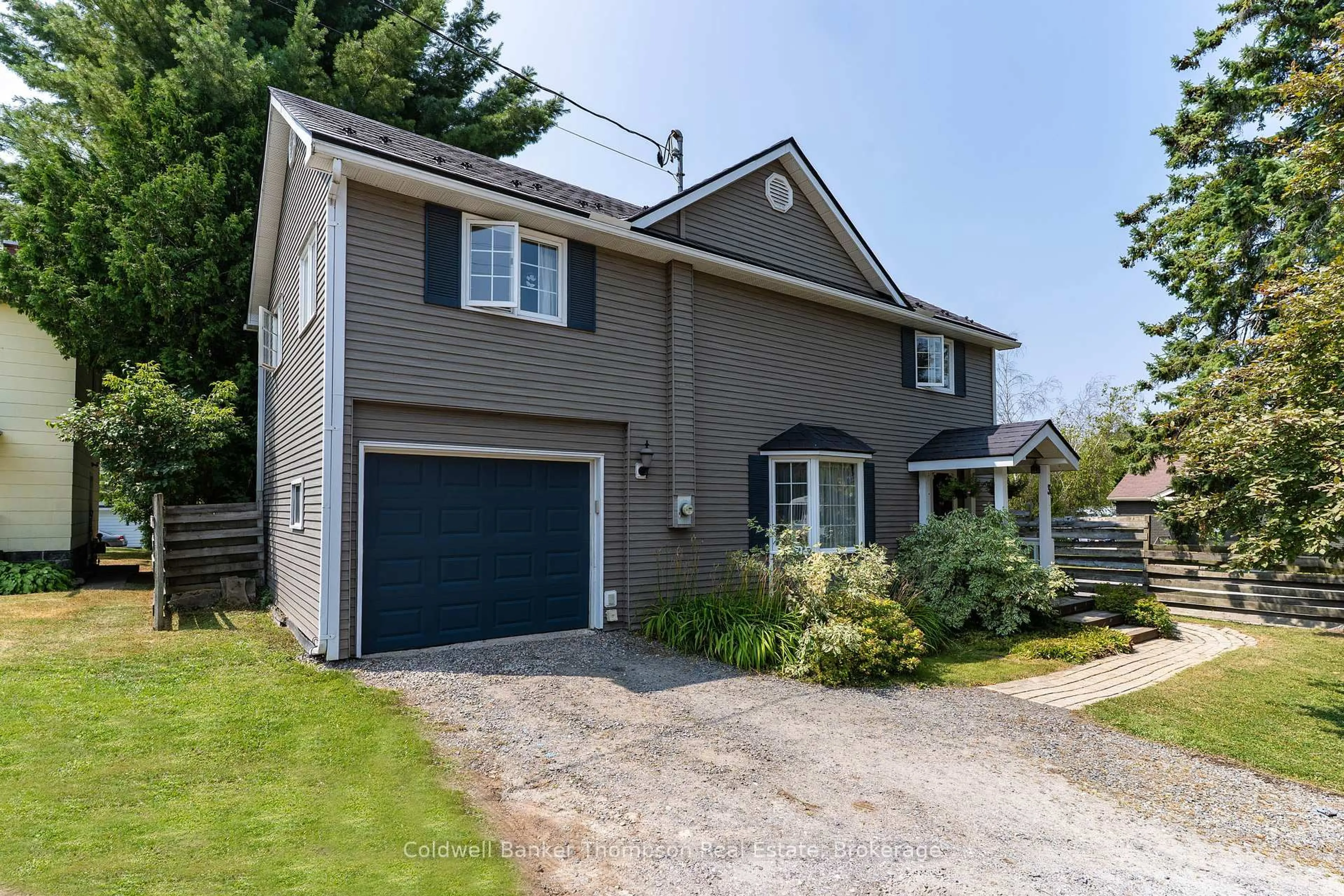 Unknown for 3 Cliff Ave, Huntsville Ontario P1H 1G4