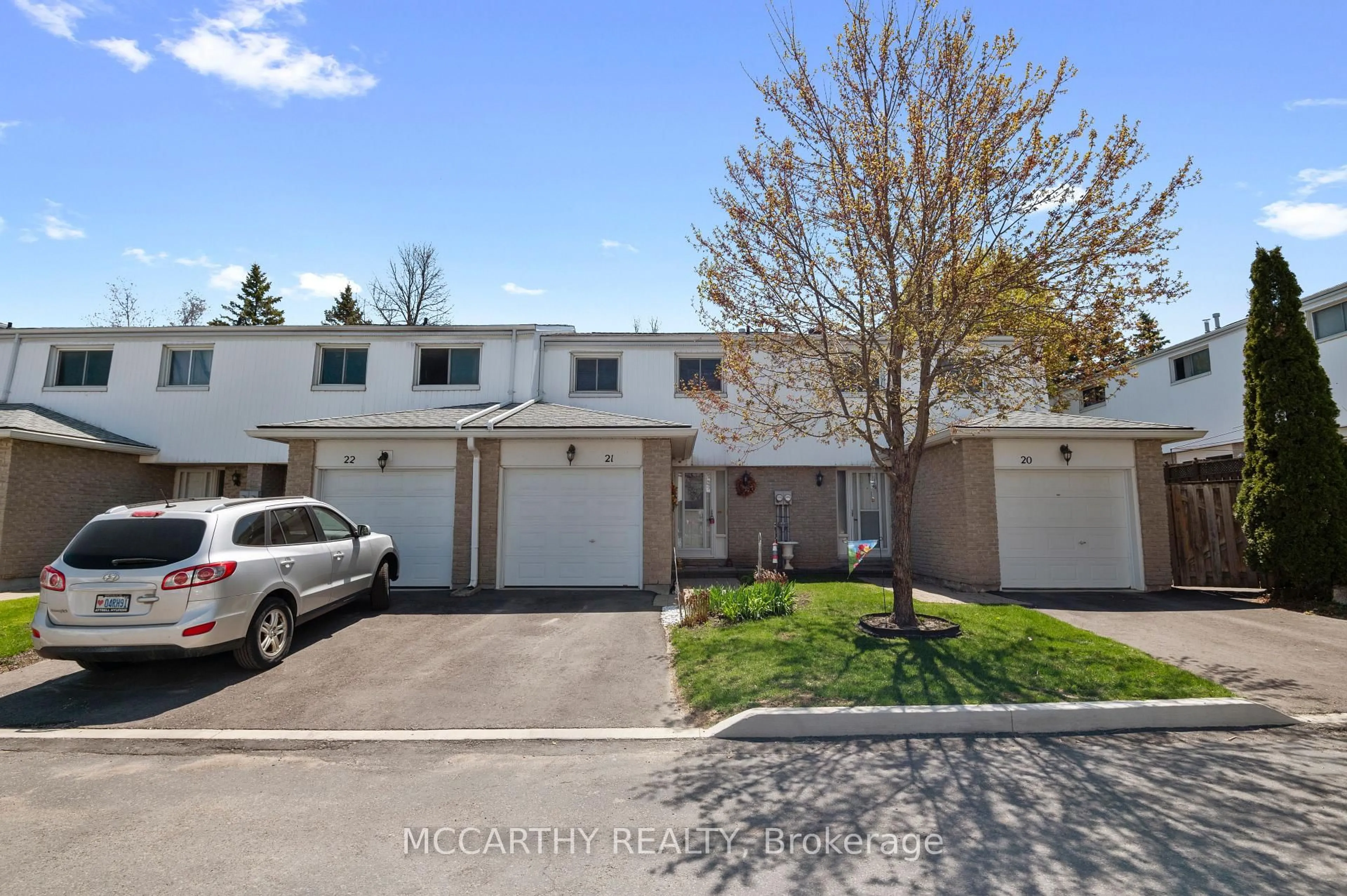 A pic from outside/outdoor area/front of a property/back of a property/a pic from drone, street for 325 William St #21, Shelburne Ontario L9V 2X5