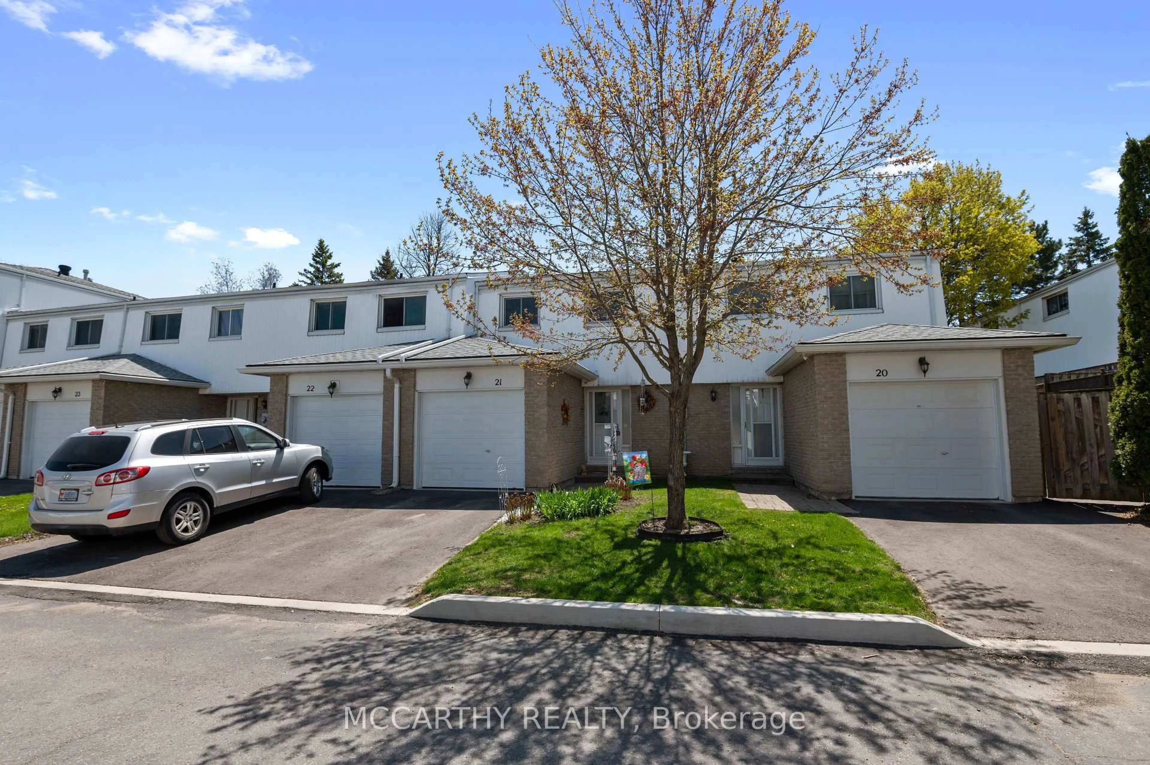 A pic from outside/outdoor area/front of a property/back of a property/a pic from drone, street for 325 William St #21, Shelburne Ontario L9V 2X5