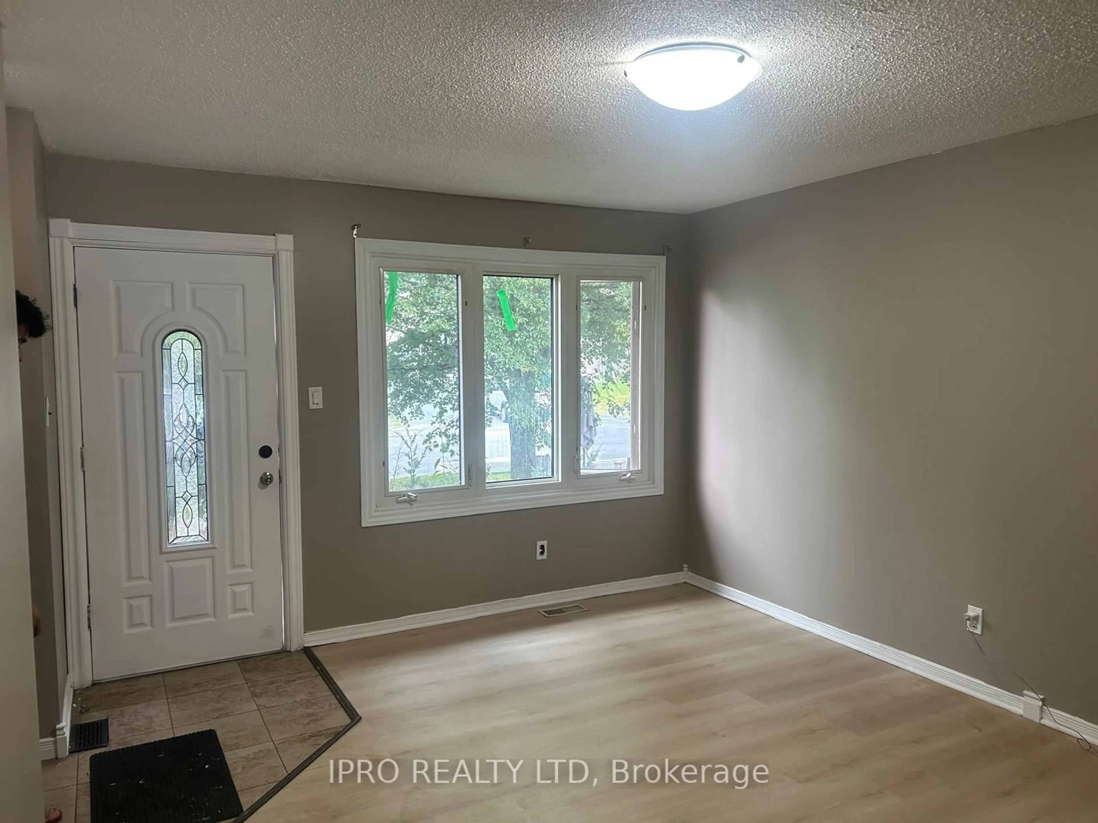 Indoor entryway for 155 Shelley Dr, Greater Sudbury Ontario P3A 2S6