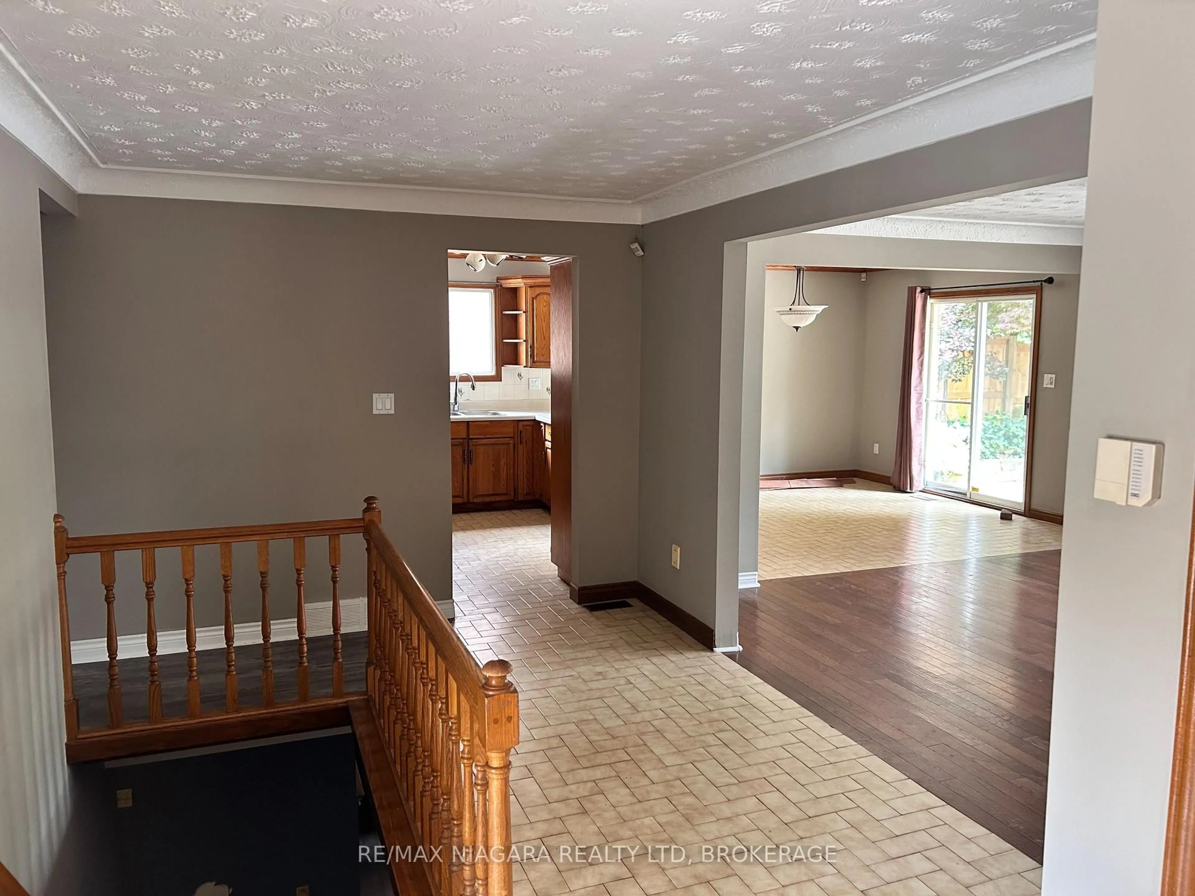 A pic of a room for 6319 Jupiter Blvd, Niagara Falls Ontario L2J 3Y4