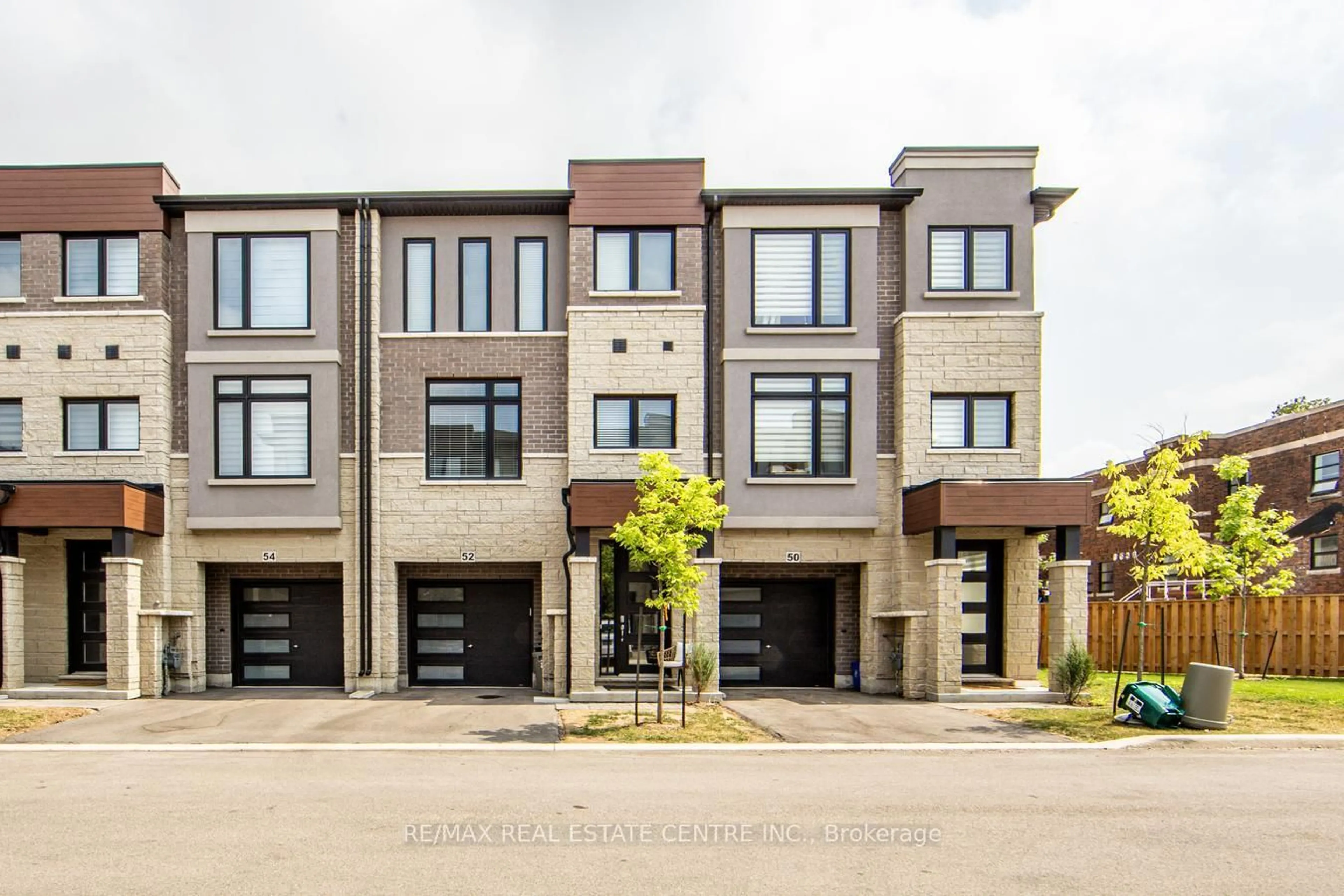 Unknown for 52 SENTINEL Lane, Hamilton Ontario L9C 0E8