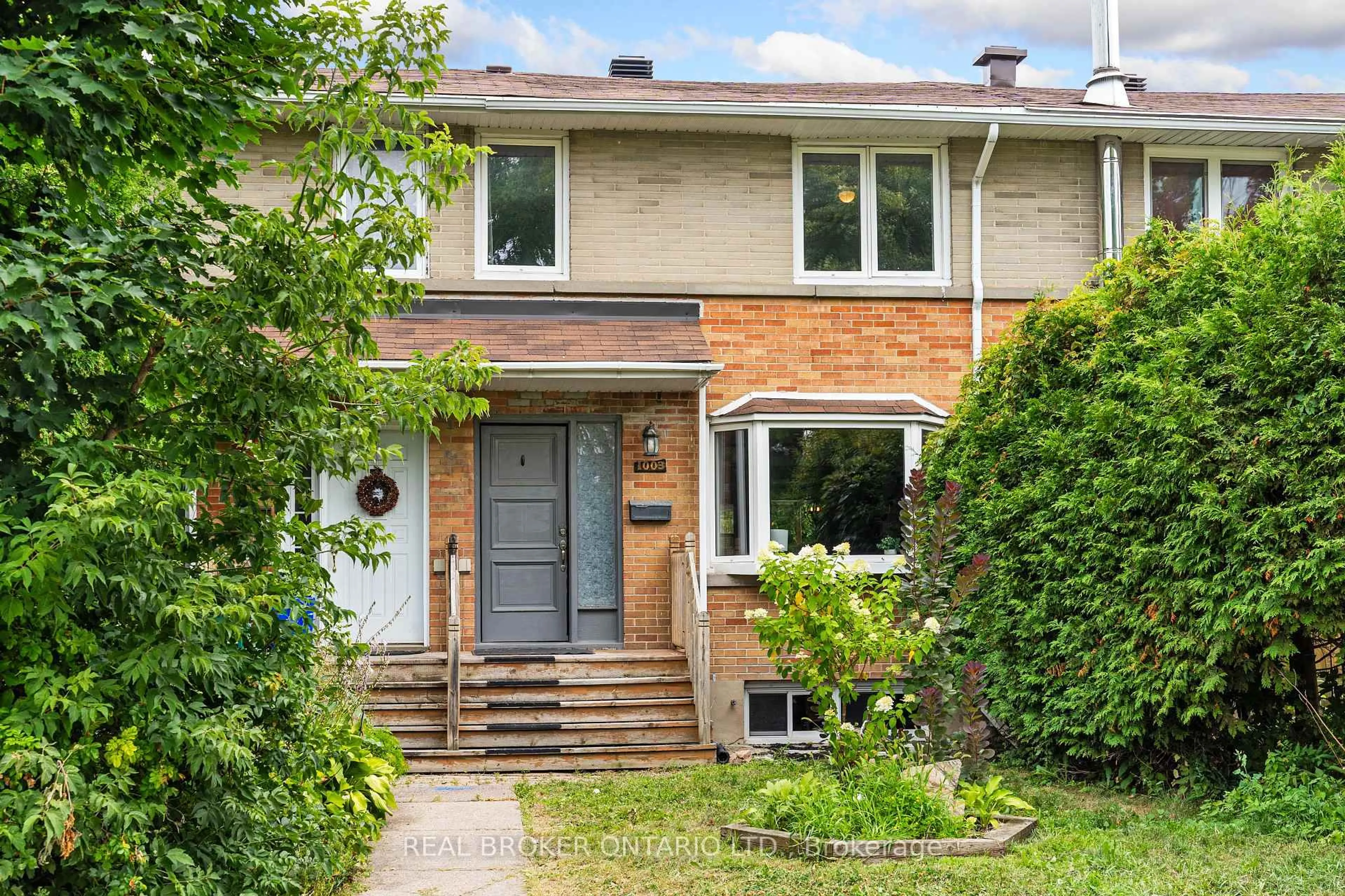 Home with brick exterior material, street for 1003 Silver St, Ottawa Ontario K1Z 6H8