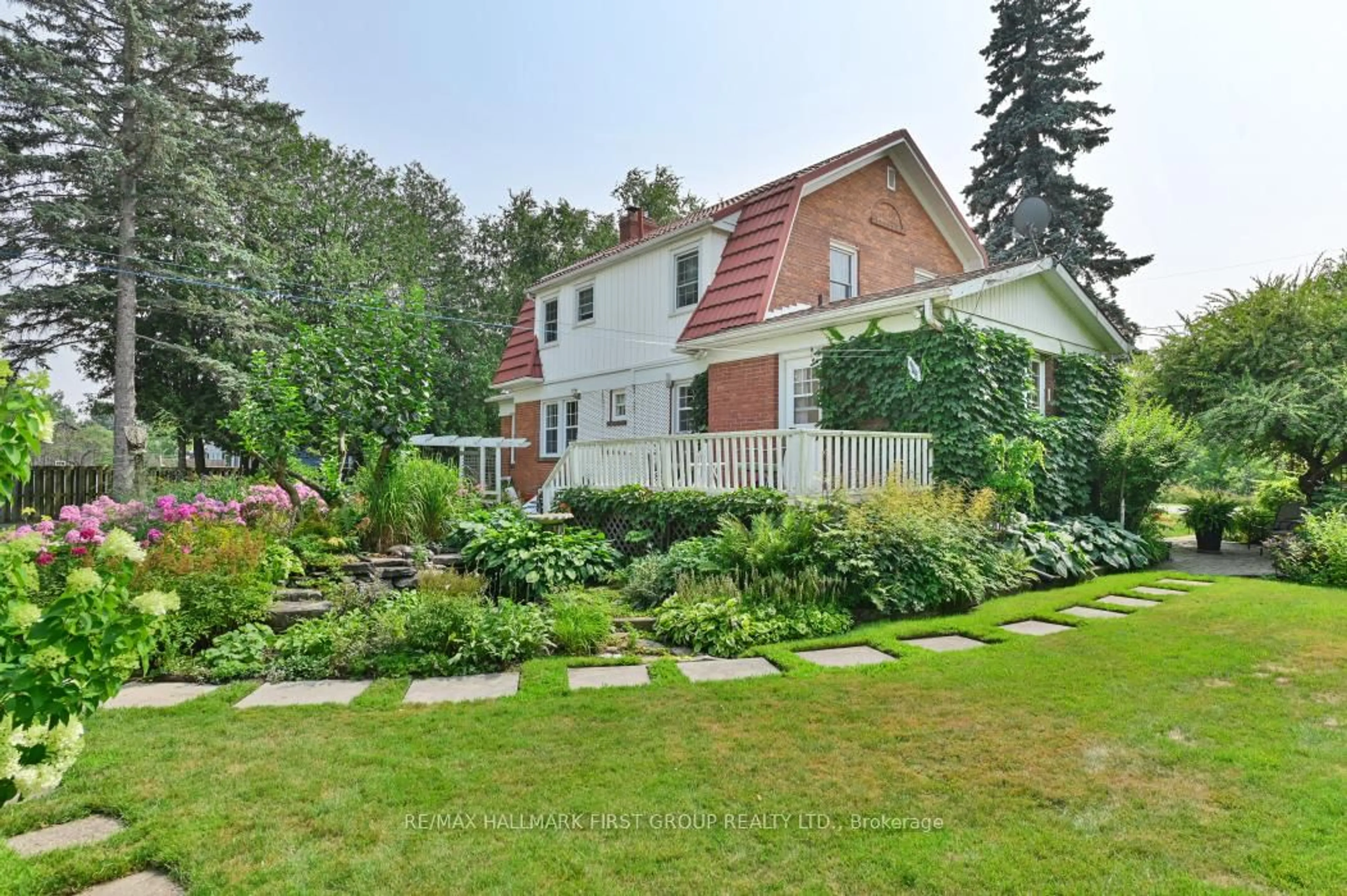 Patio, street for 459 Moira St, Tweed Ontario K0K 3J0