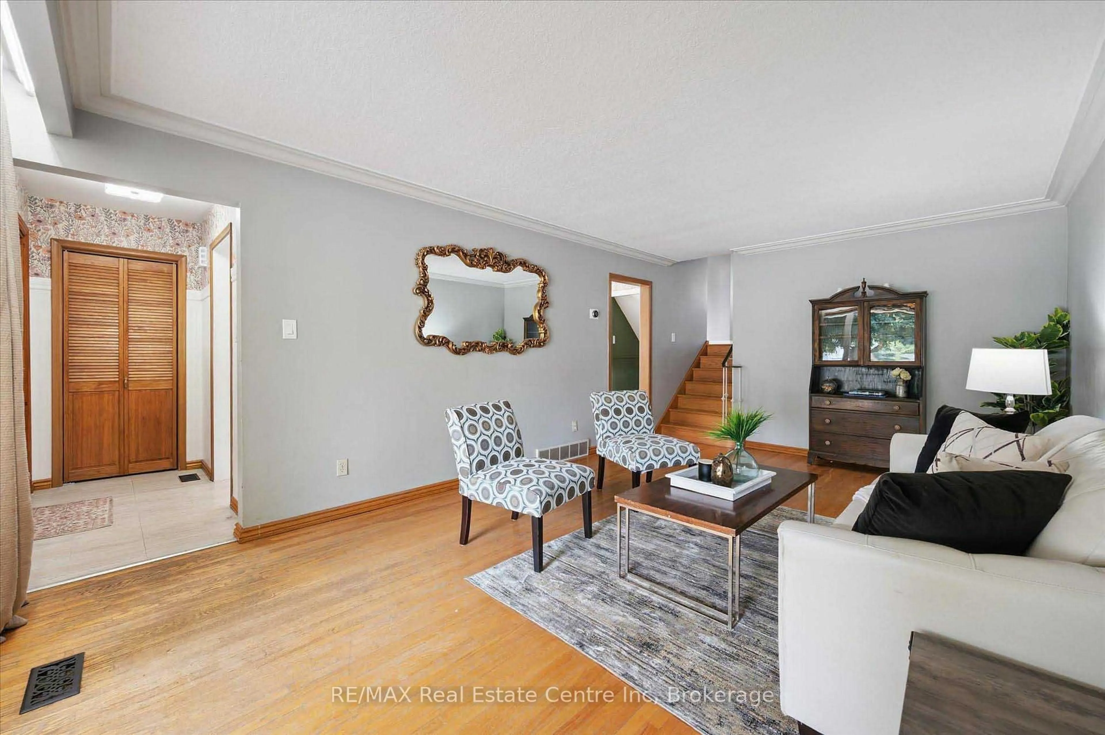Living room with furniture, unknown for 69 Rhonda Rd, Guelph Ontario N1H 6H3