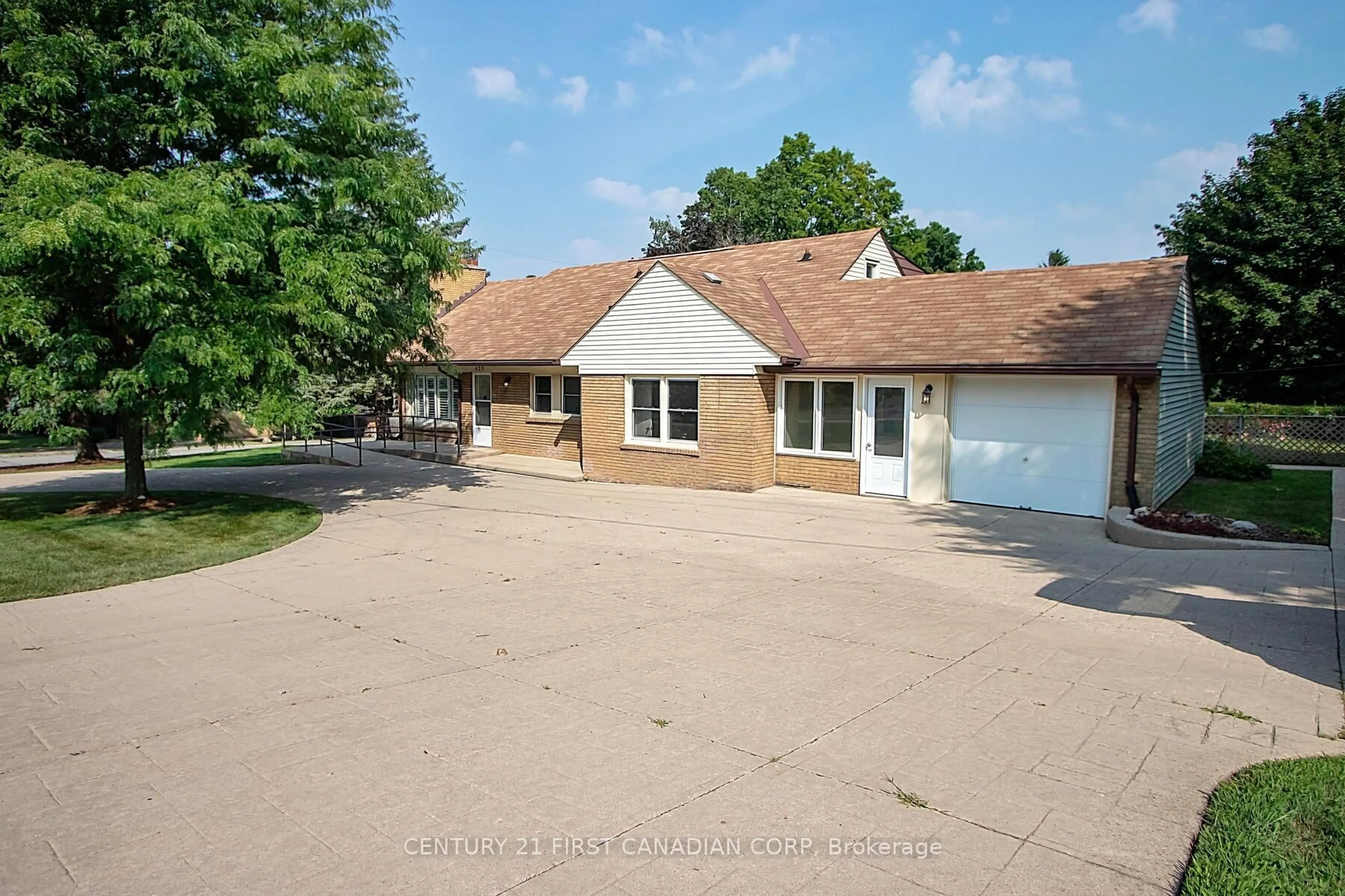 A pic from outside/outdoor area/front of a property/back of a property/a pic from drone, street for 459 Riverside Dr, London North Ontario N5V 4Y8