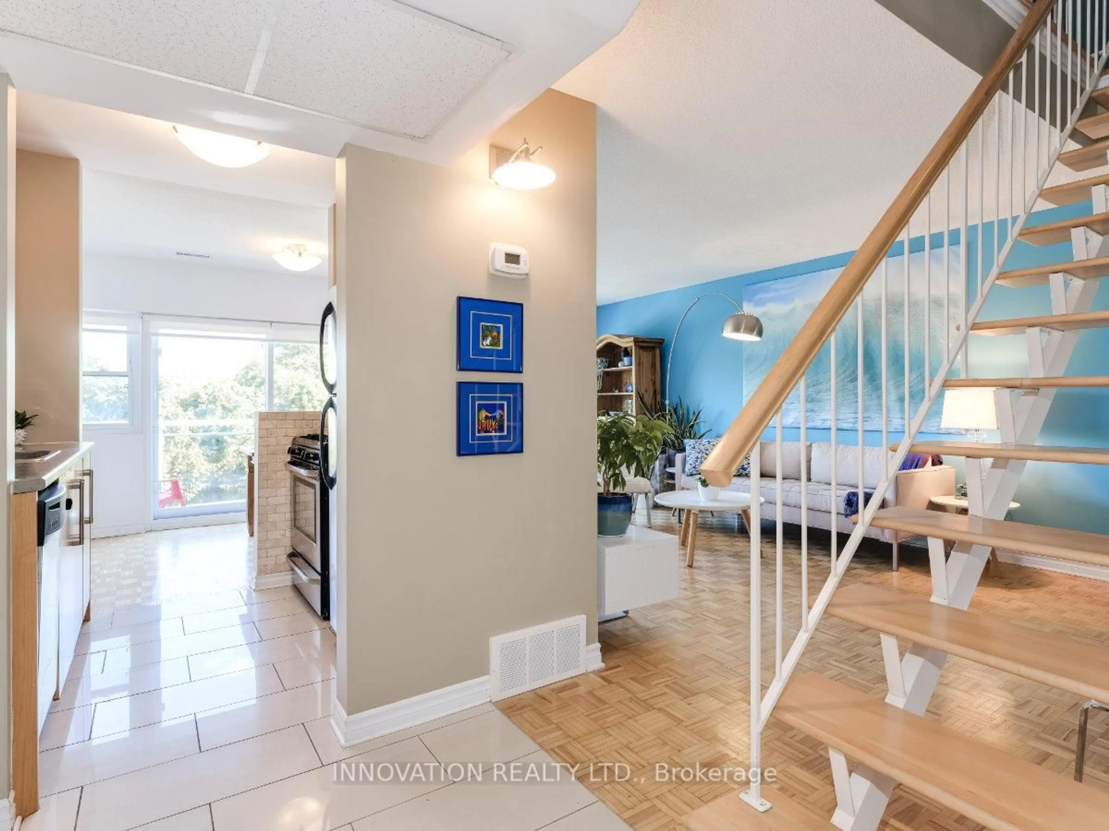 Indoor entryway for 12 Corkstown Rd #224, Ottawa Ontario K2H 5B3