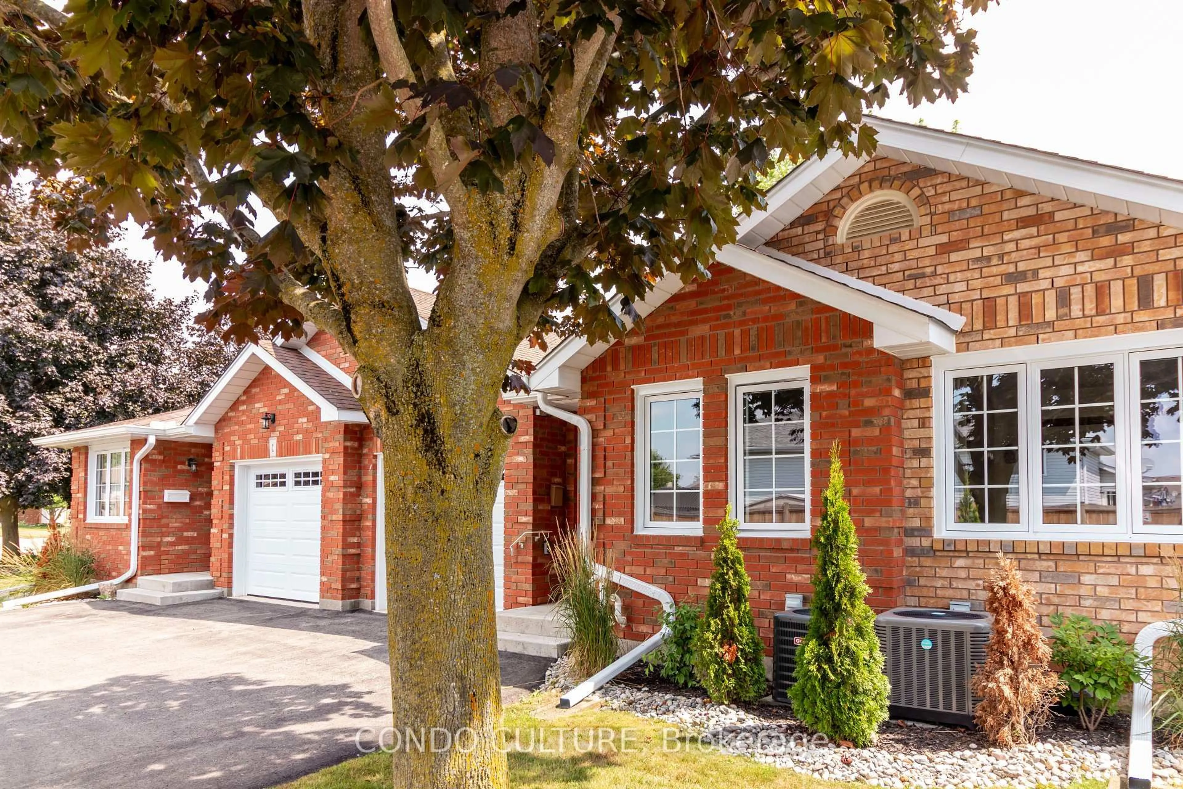 Home with brick exterior material, street for 60 Whitlaw Way #2, Brant Ontario N3L 4C3