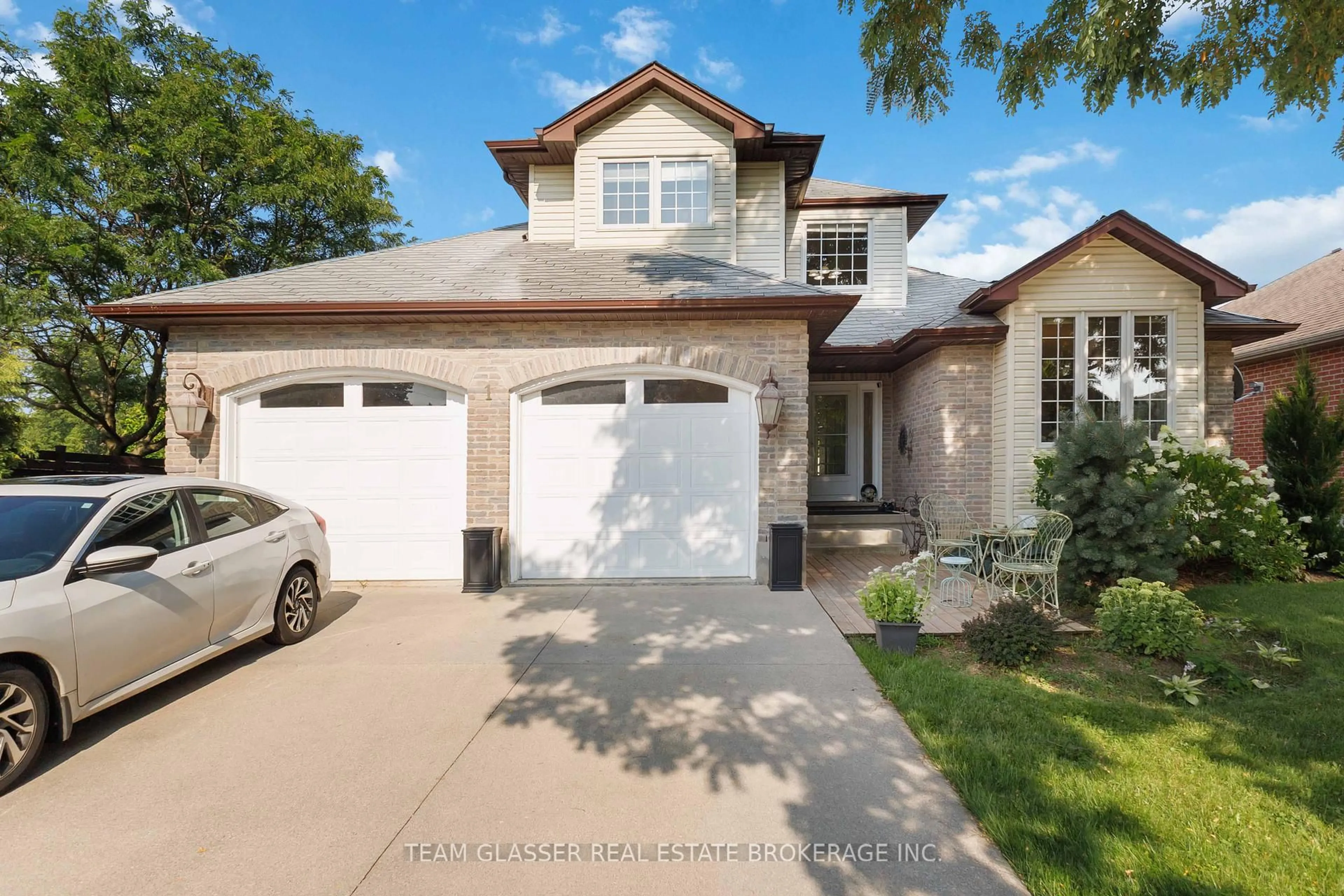 Home with brick exterior material, street for 1 HUNTINGTON Terr, St. Thomas Ontario N5R 6H1