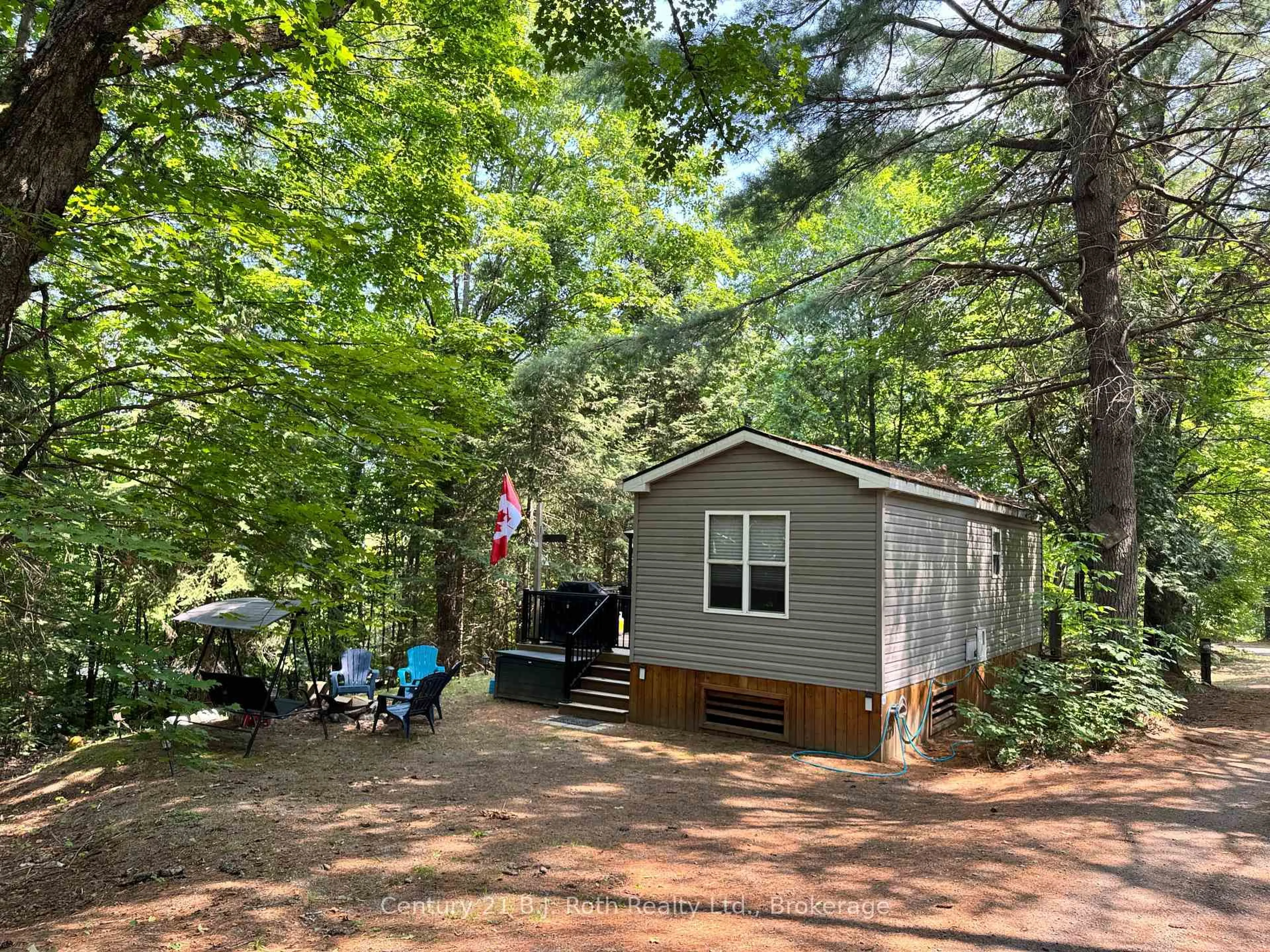 Shed for 733 Poplar Cres, Bracebridge Ontario P1H 1W9