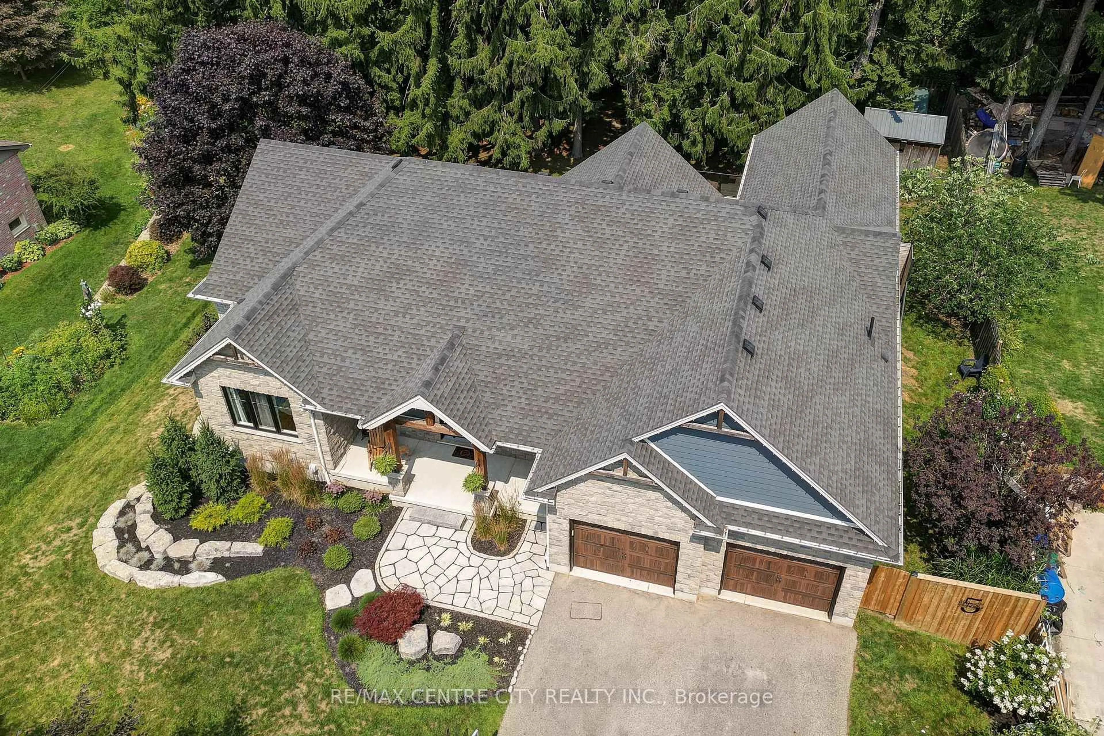 A pic from outside/outdoor area/front of a property/back of a property/a pic from drone, street for 4799 Sunset Rd, Central Elgin Ontario N5L 1J1