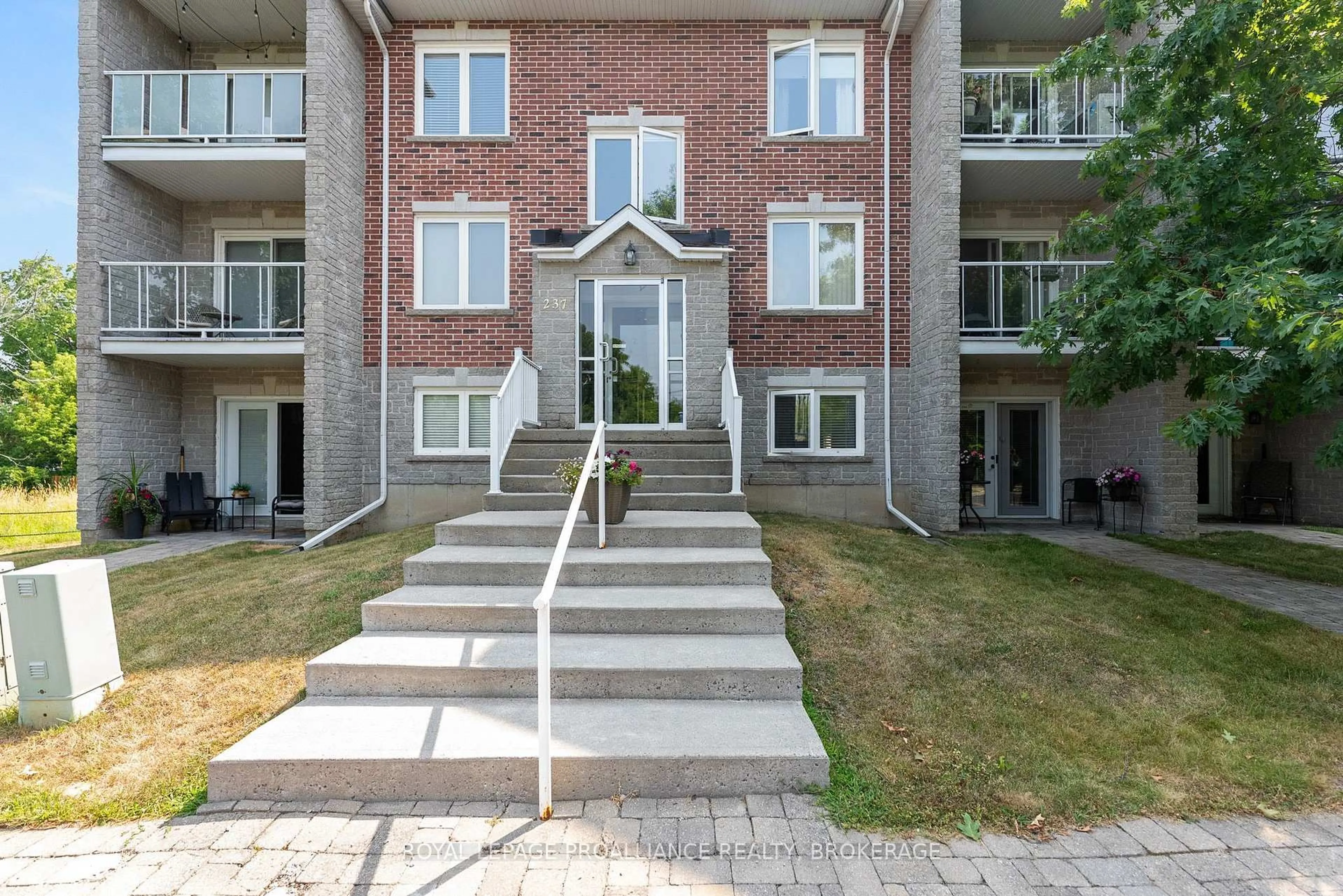 Unknown for 237 Oak St #1102, Gananoque Ontario K7G 2R5