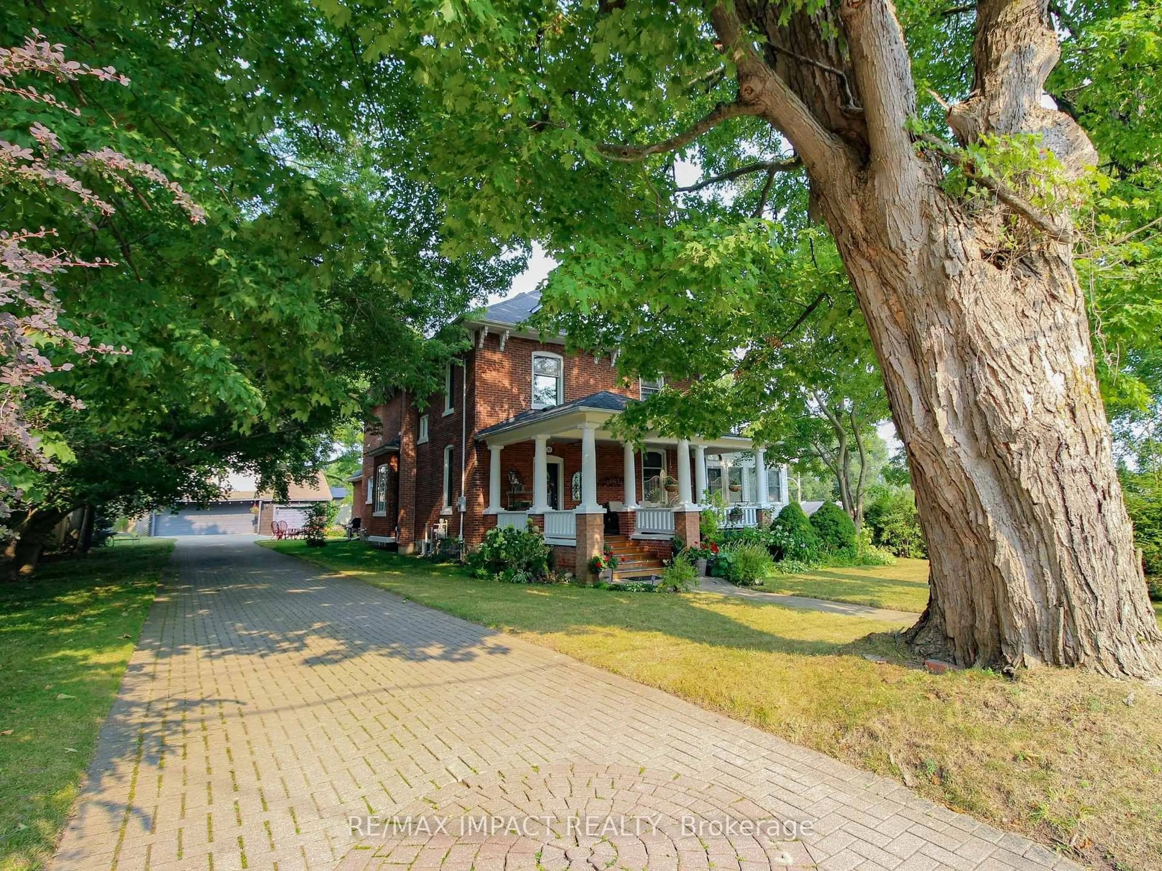 A pic from outside/outdoor area/front of a property/back of a property/a pic from drone, street for 33 Division St, Cramahe Ontario K0K 1S0