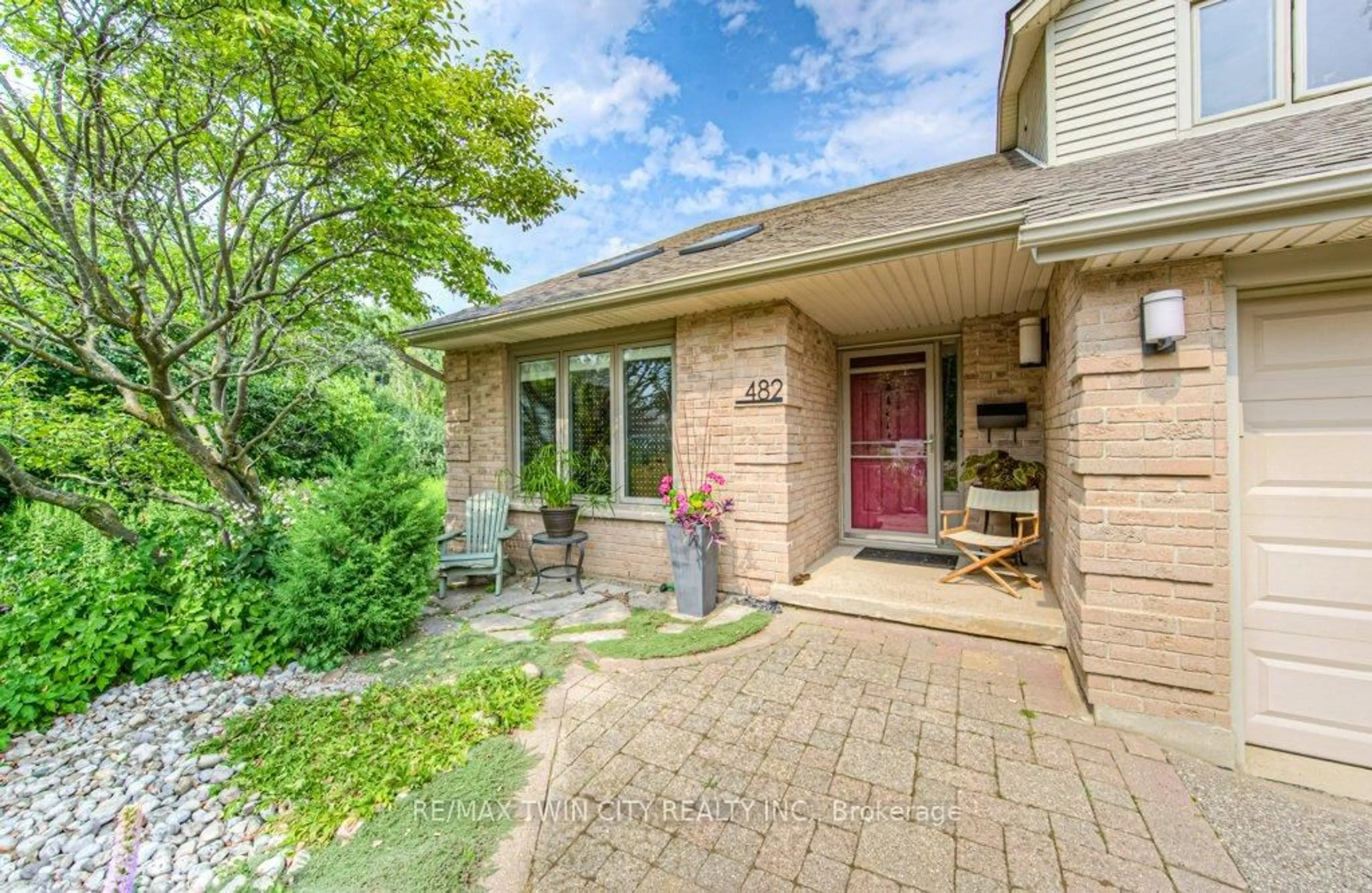 Home with brick exterior material, street for 482 Appledale Cres, Waterloo Ontario N2T 1V6