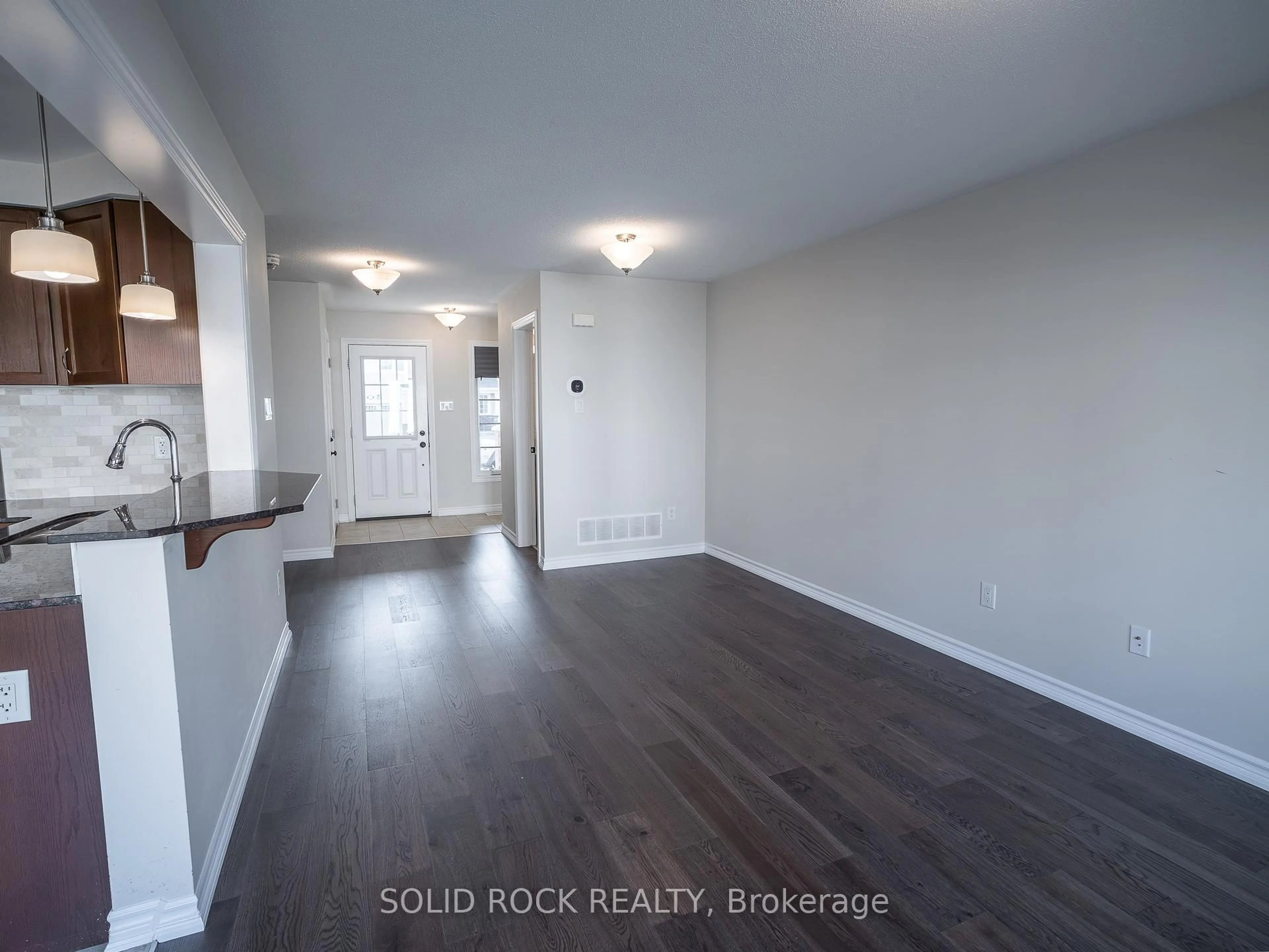 A pic of a room for 722 Logperch Circ, Ottawa Ontario K2J 6K2
