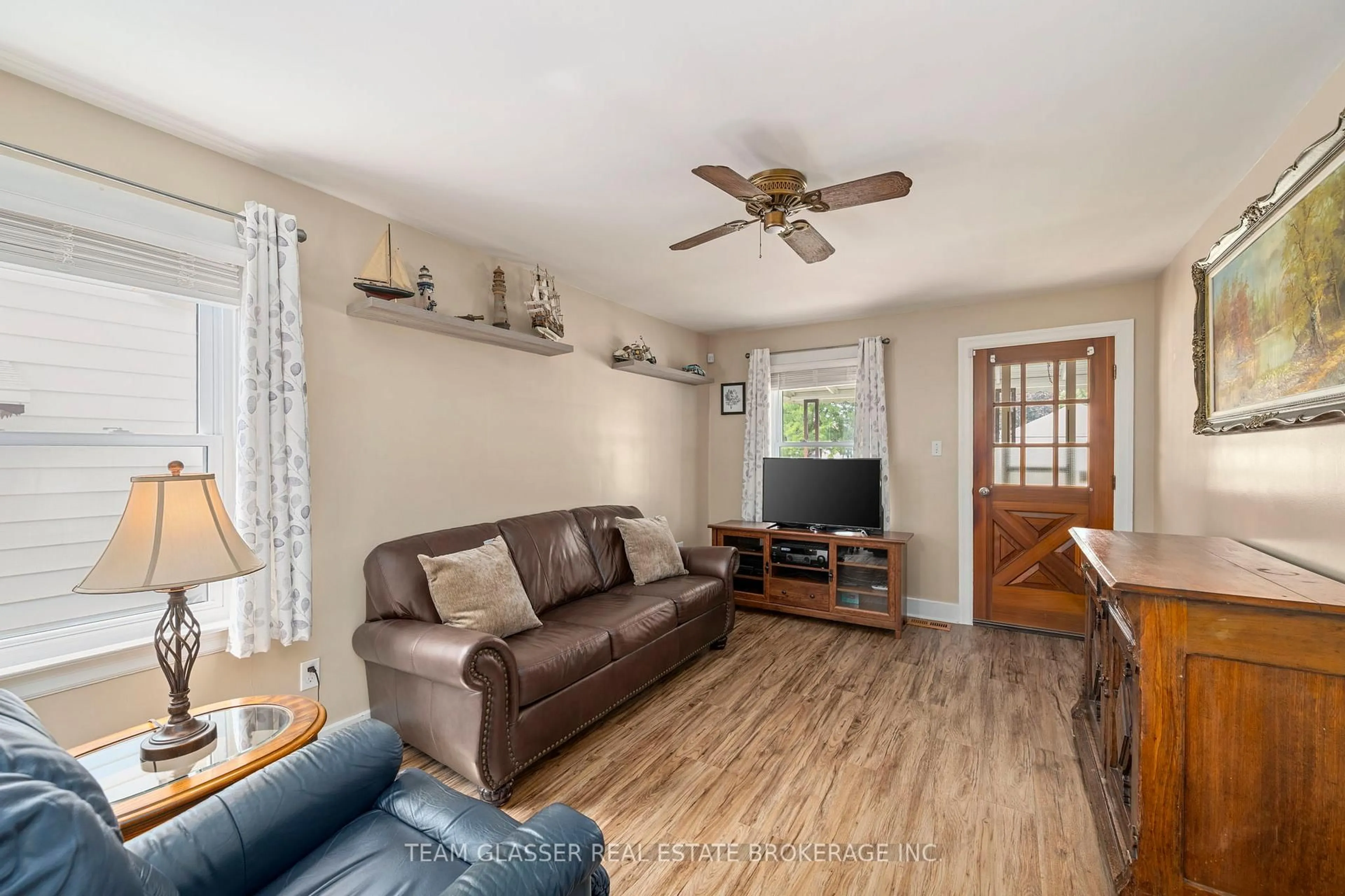 Living room with furniture, unknown for 79 WOODWORTH Ave, St. Thomas Ontario N5P 2J9