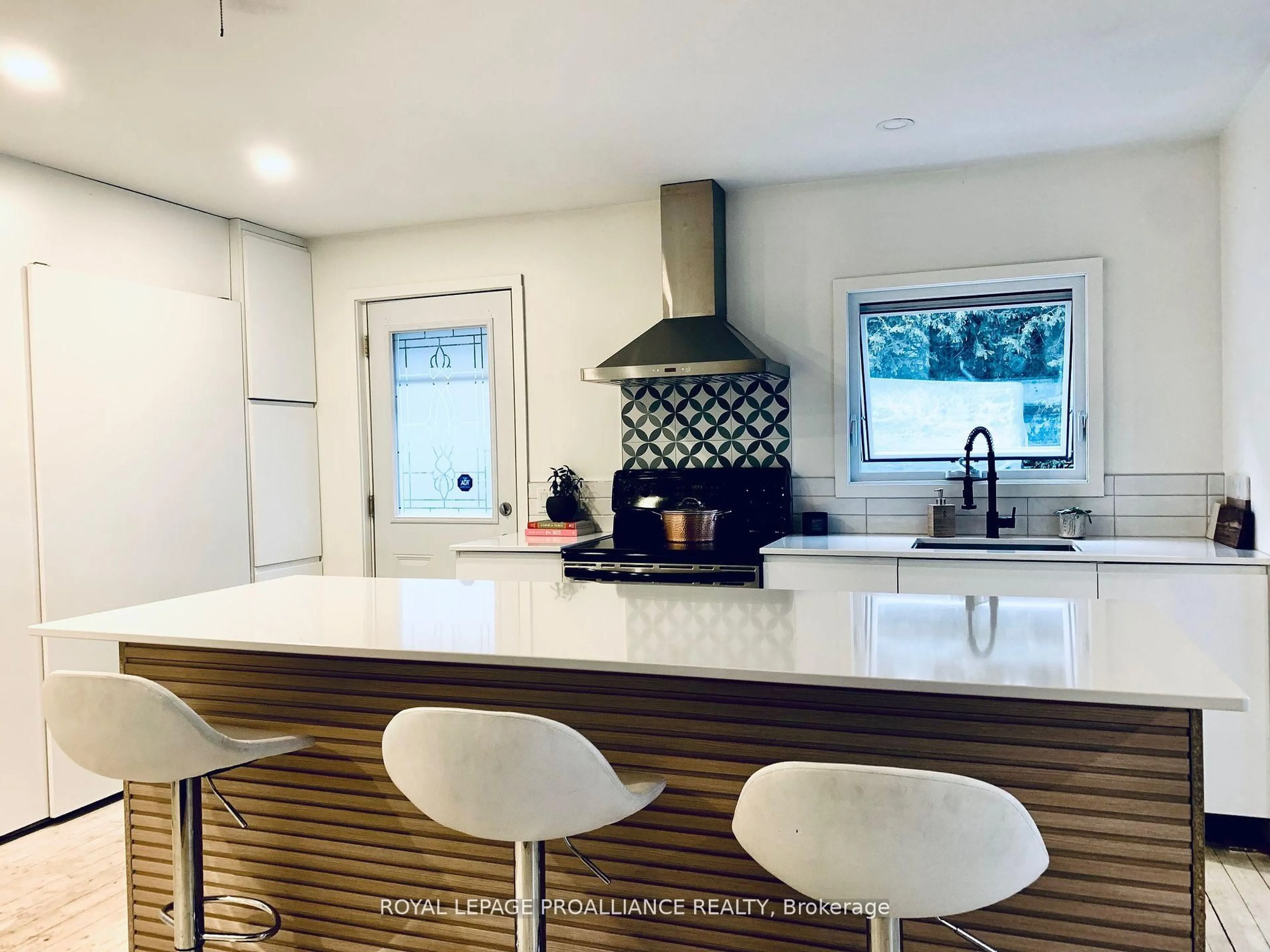 Open concept kitchen, ceramic/tile floor for 5139 Halstead Beach Rd #275, Hamilton Township Ontario K0L 1E0