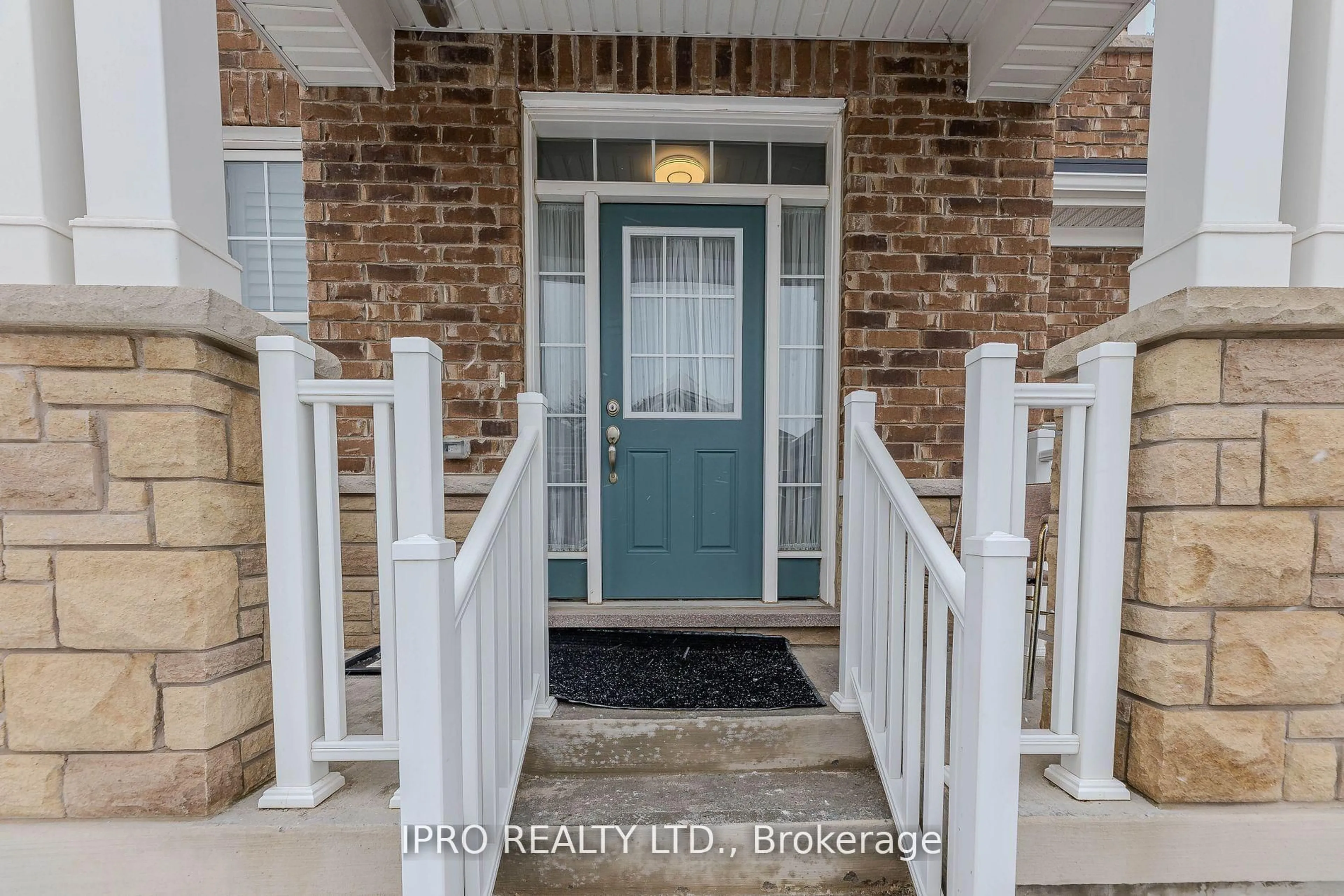 Indoor entryway for 296 Ridge Rd, Cambridge Ontario N3E 0B9