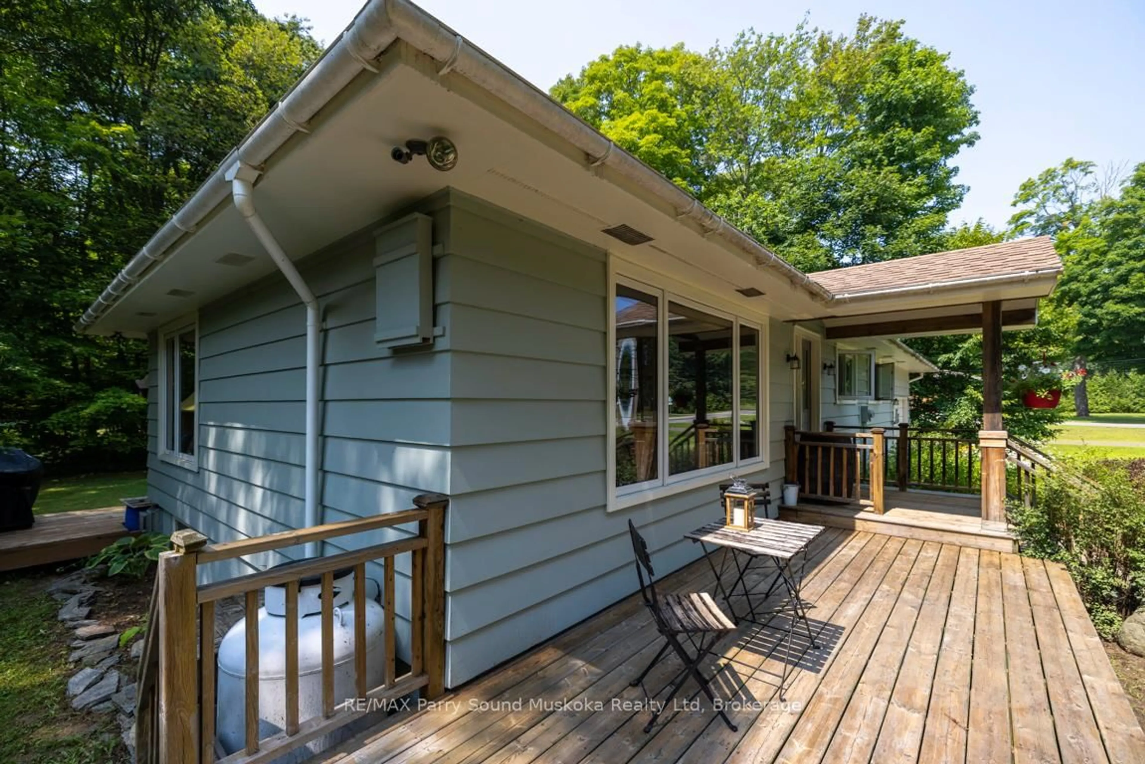 Home with vinyl exterior material, unknown for 20 Sandy Plains Rd, Seguin Ontario P2A 2W8