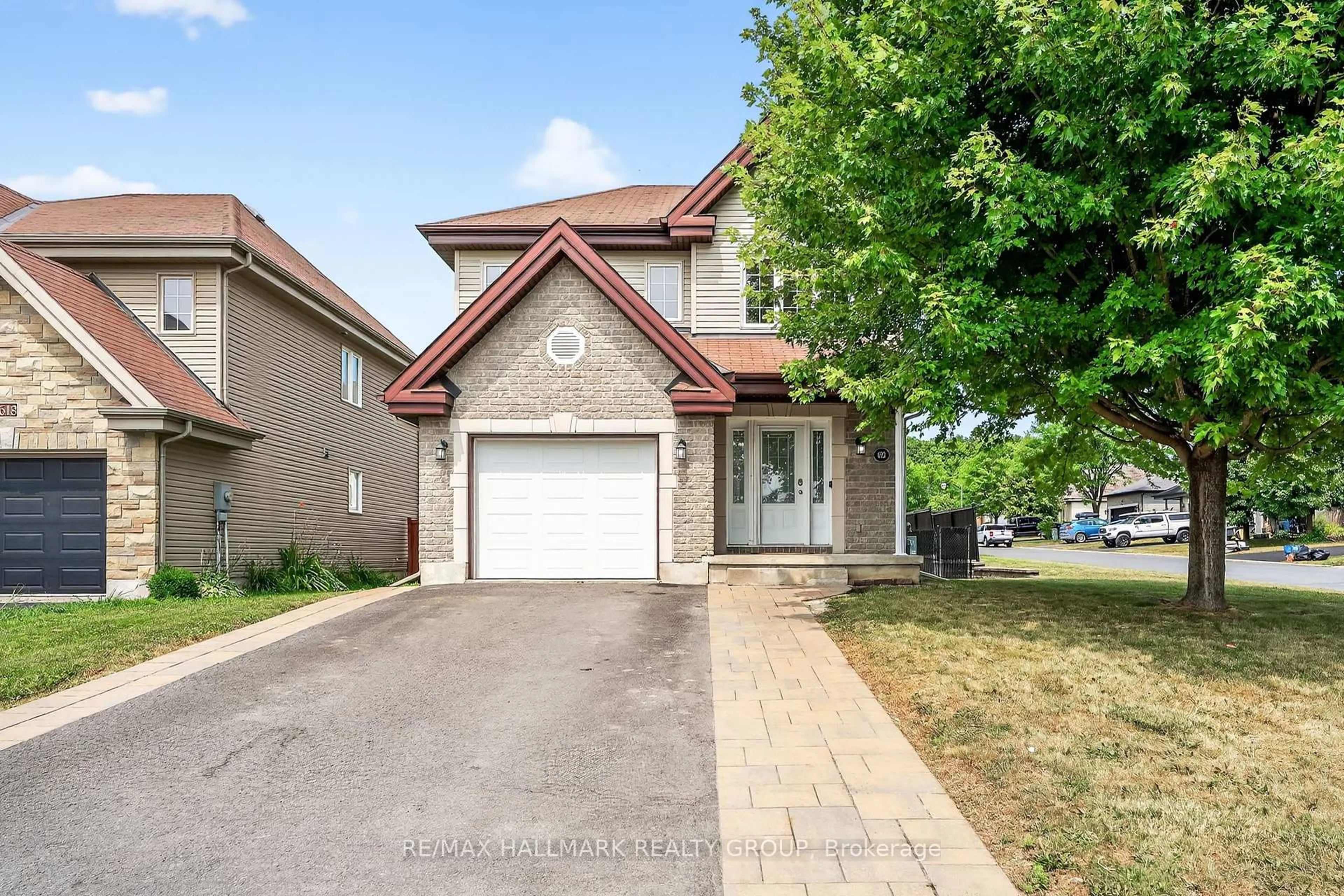 Home with brick exterior material, street for 622 Emerald St, Clarence-Rockland Ontario K4K 0B9