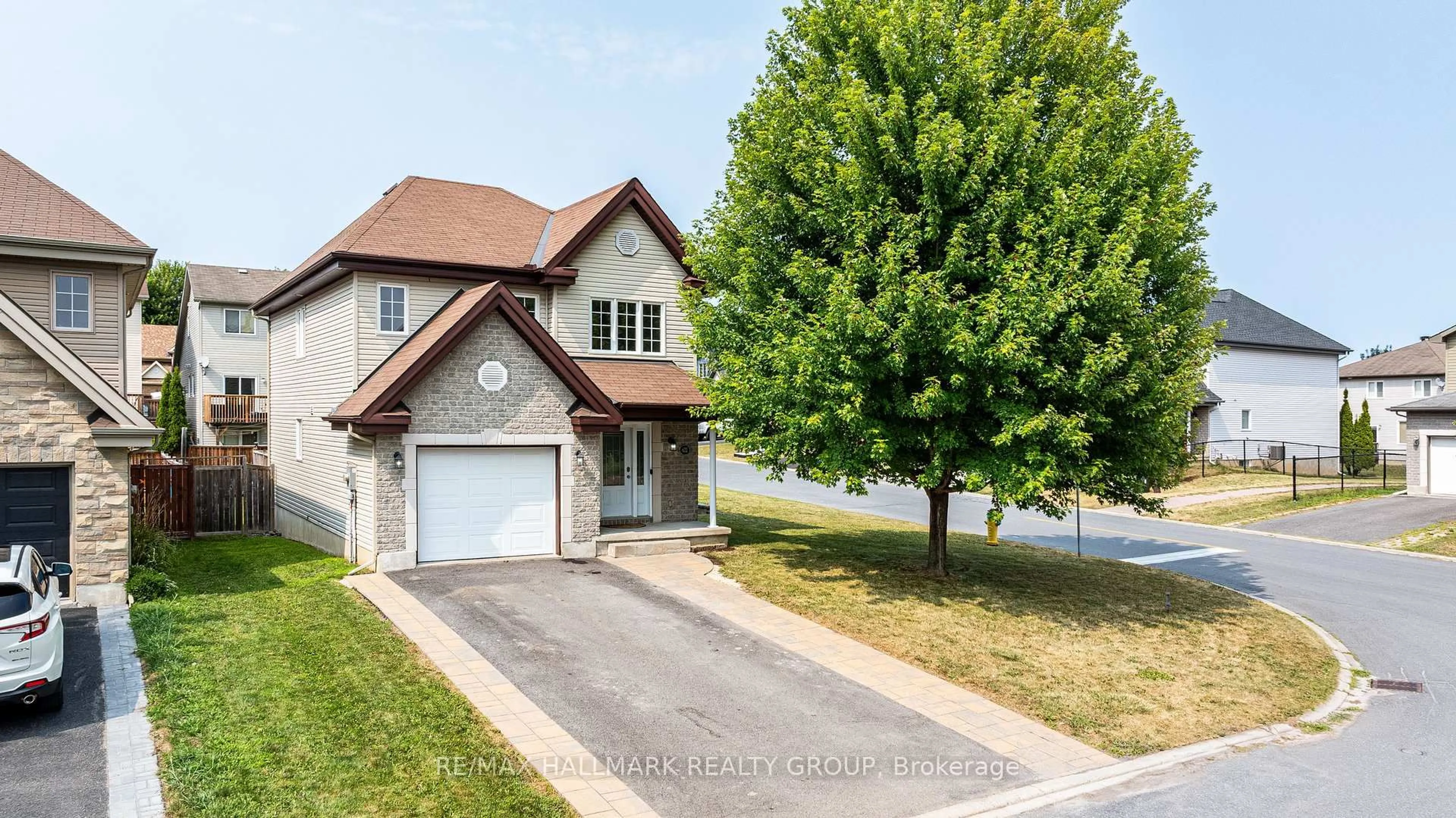 Home with brick exterior material, street for 622 Emerald St, Clarence-Rockland Ontario K4K 0B9