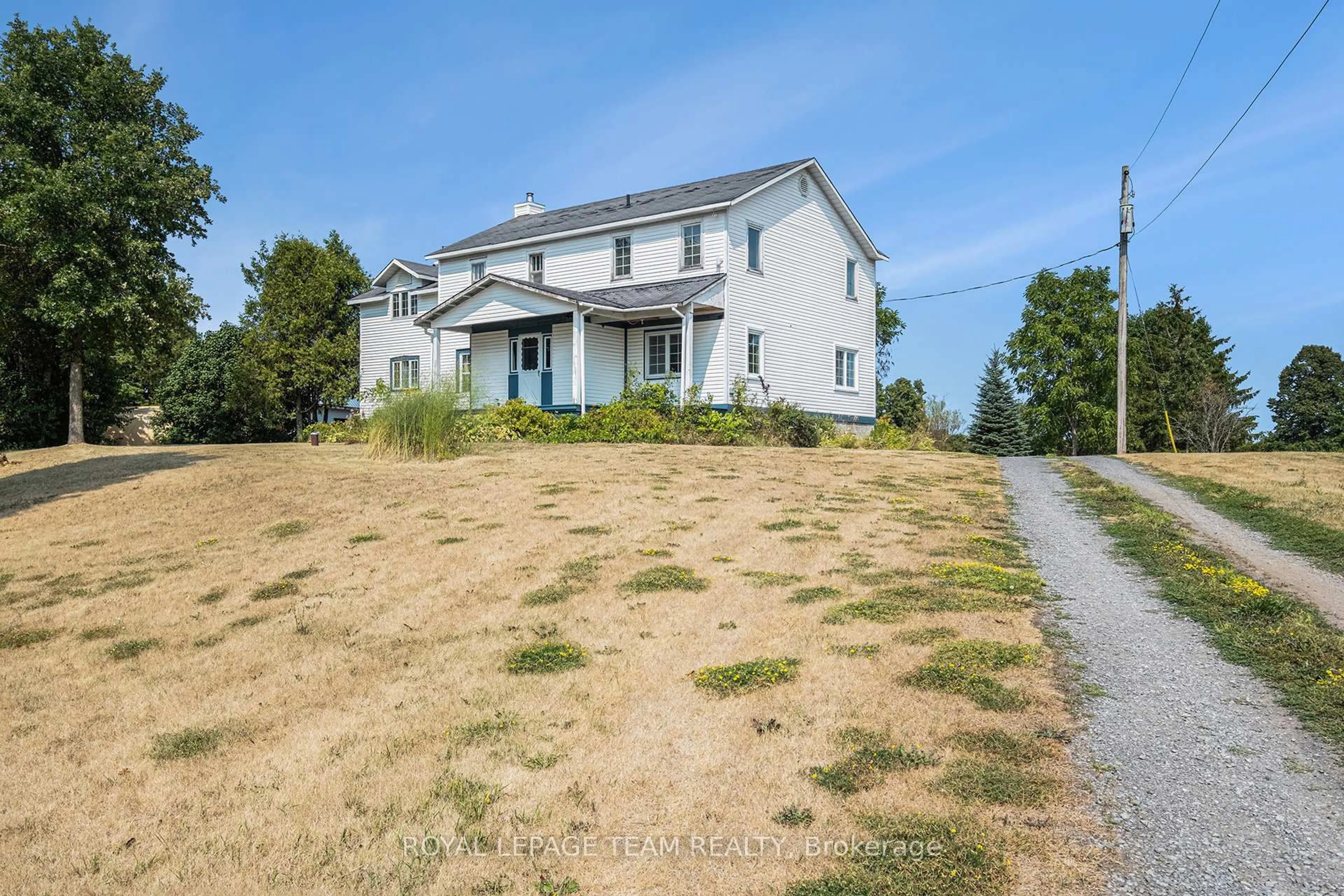 A pic from outside/outdoor area/front of a property/back of a property/a pic from drone, building for 6109 Fourth Line Rd, North Gower Ontario K0A 2T0