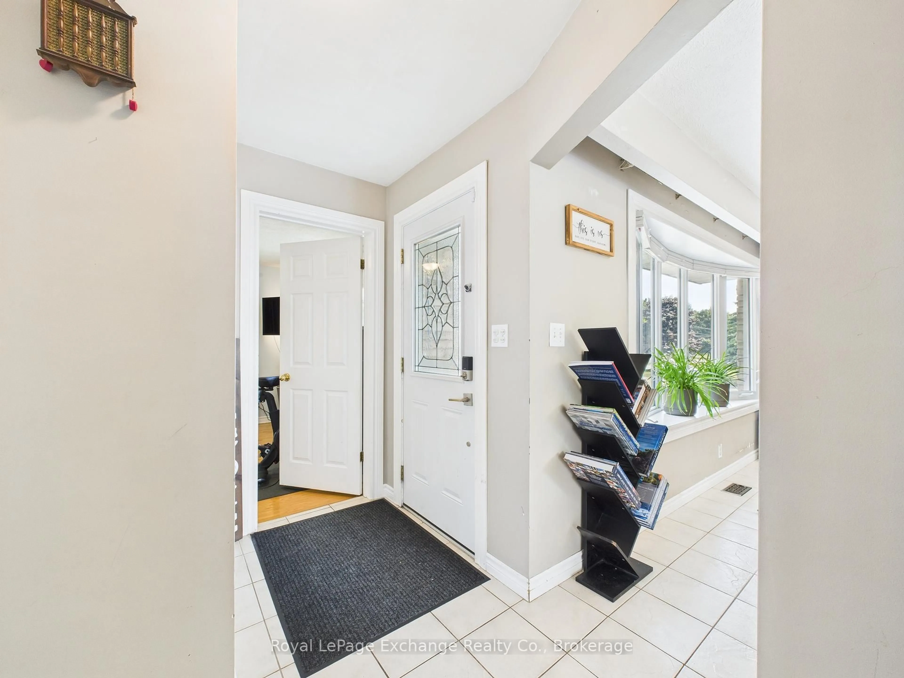 Indoor entryway for 176 Diagonal Rd, North Huron Ontario N0G 2W0