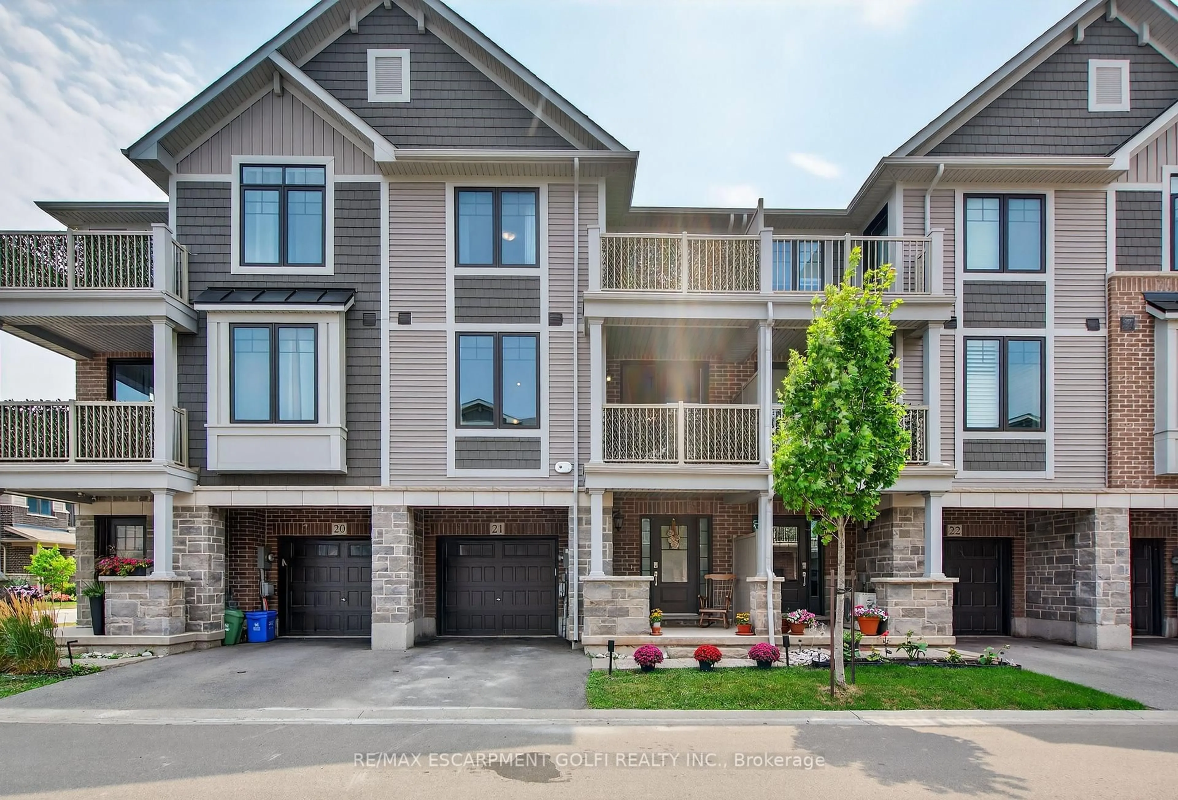 Home with brick exterior material, street for 288 GLOVER Rd #21, Hamilton Ontario L8E 5H6
