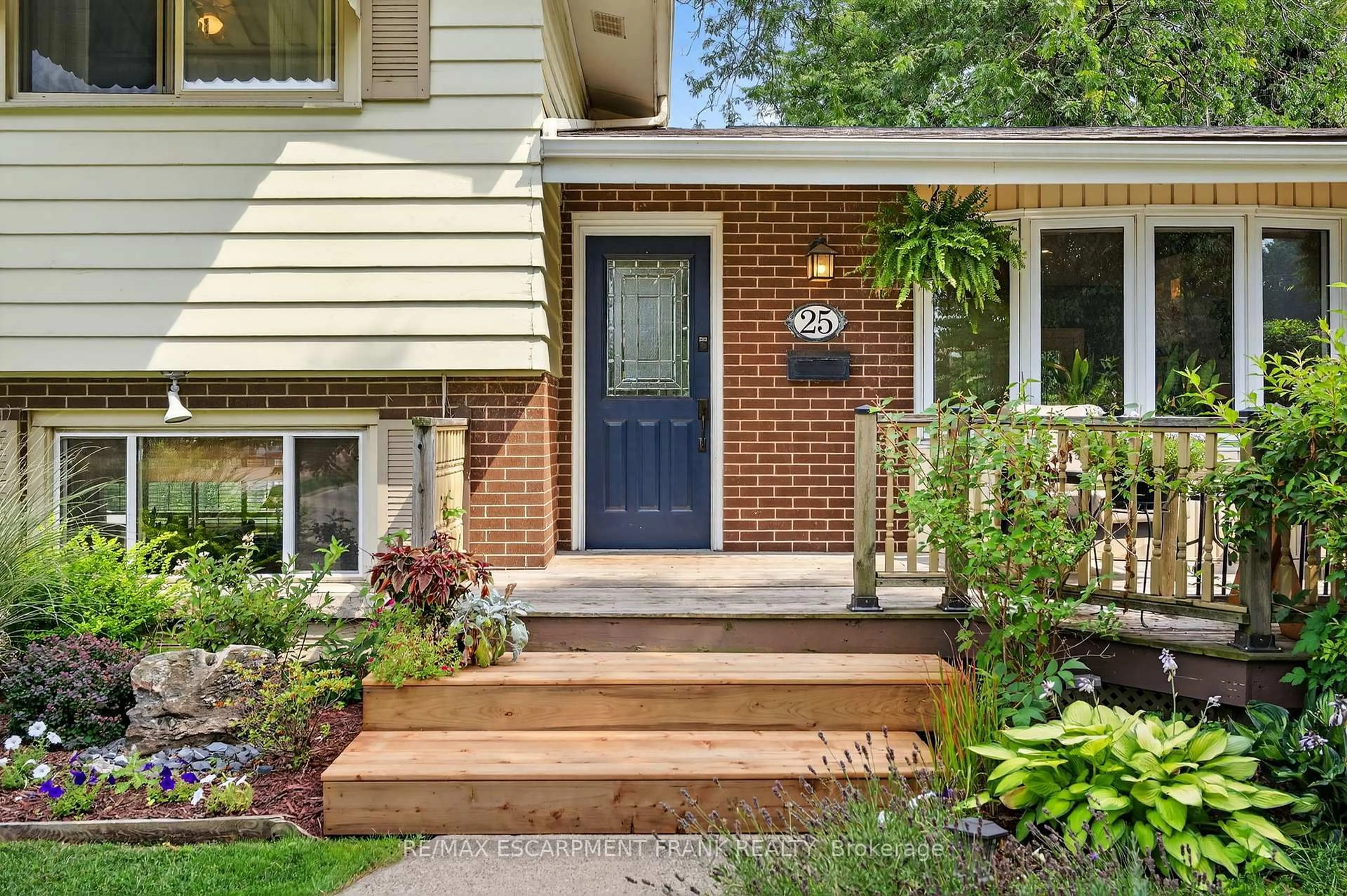 Home with brick exterior material, street for 25 Belair Dr, Hamilton Ontario L9A 2Z3