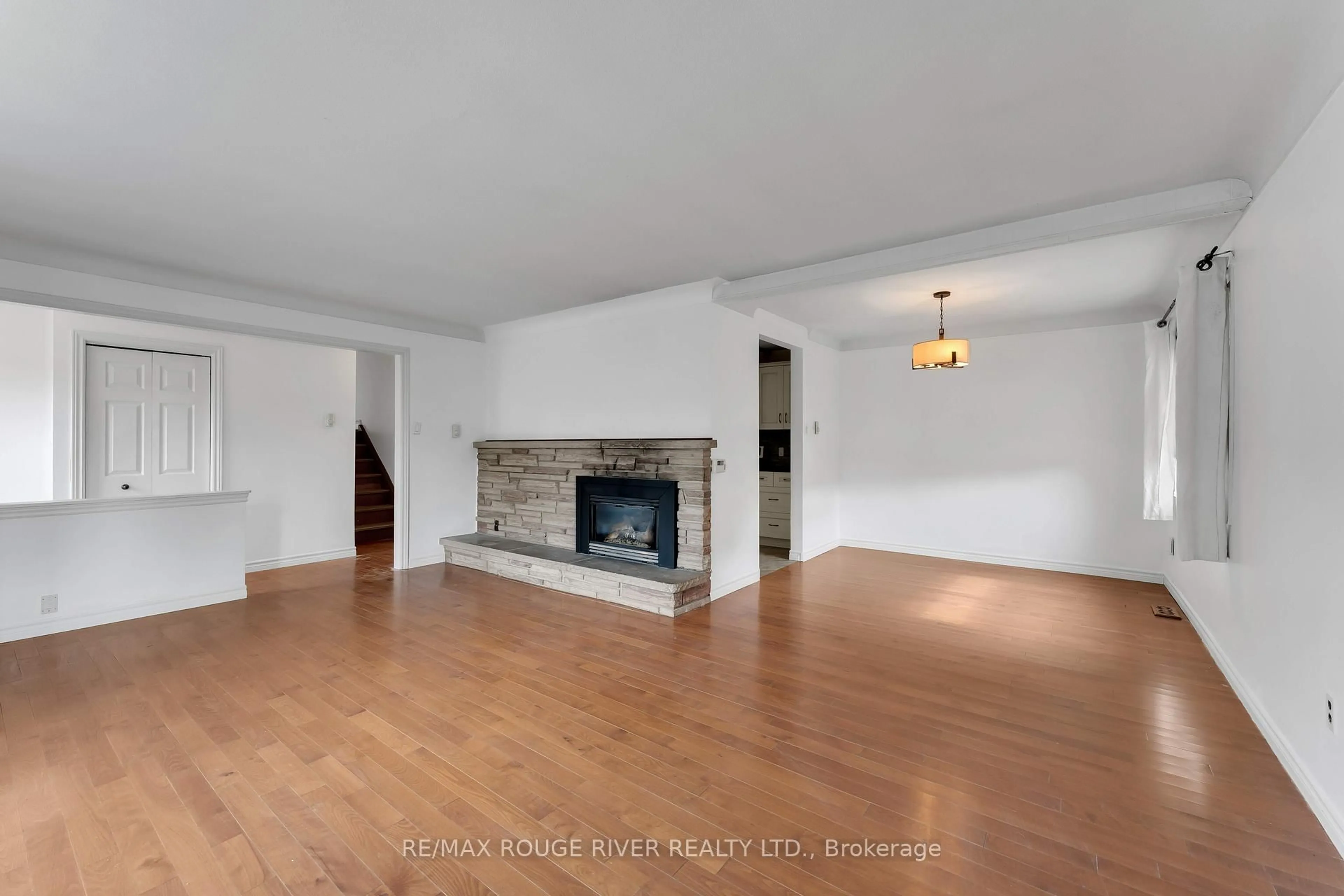 A pic of a room for 1261 Prince Charles Dr, Kingston Ontario K7M 5J9