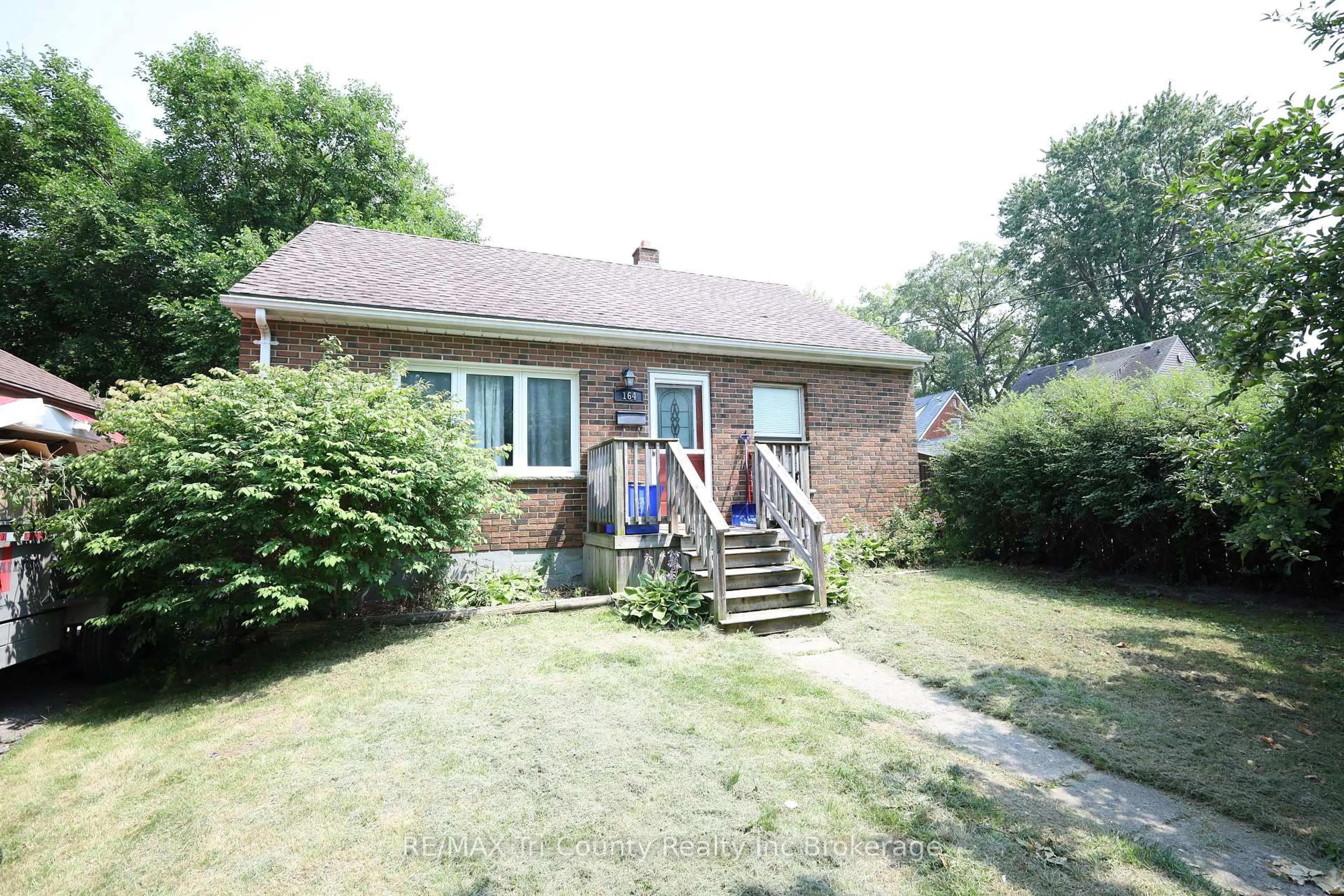Unknown for 164 Fellner Ave, London East Ontario N5W 4H1